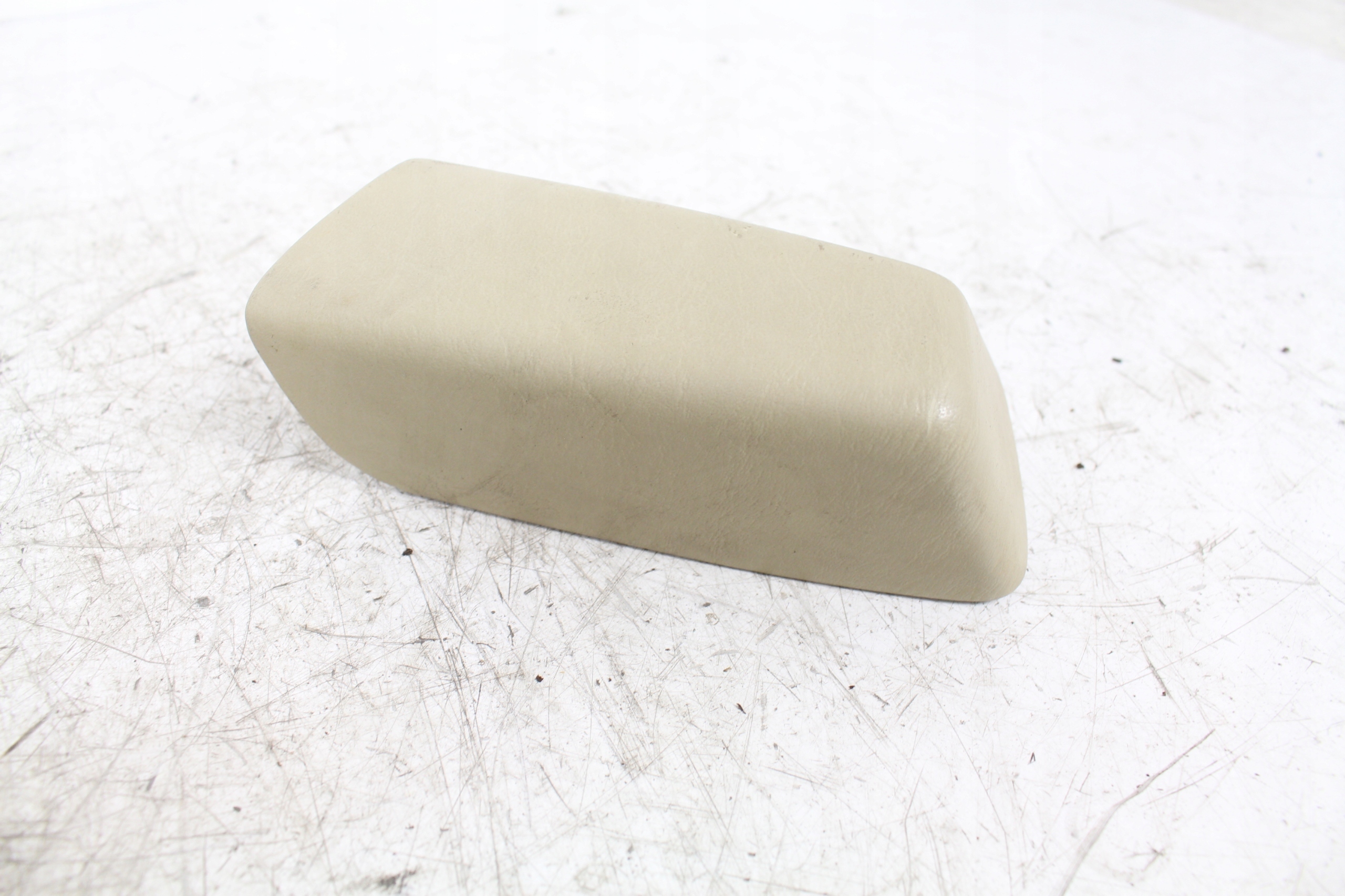 PLASTIK OSŁONA MERCEDES W124 COUPE