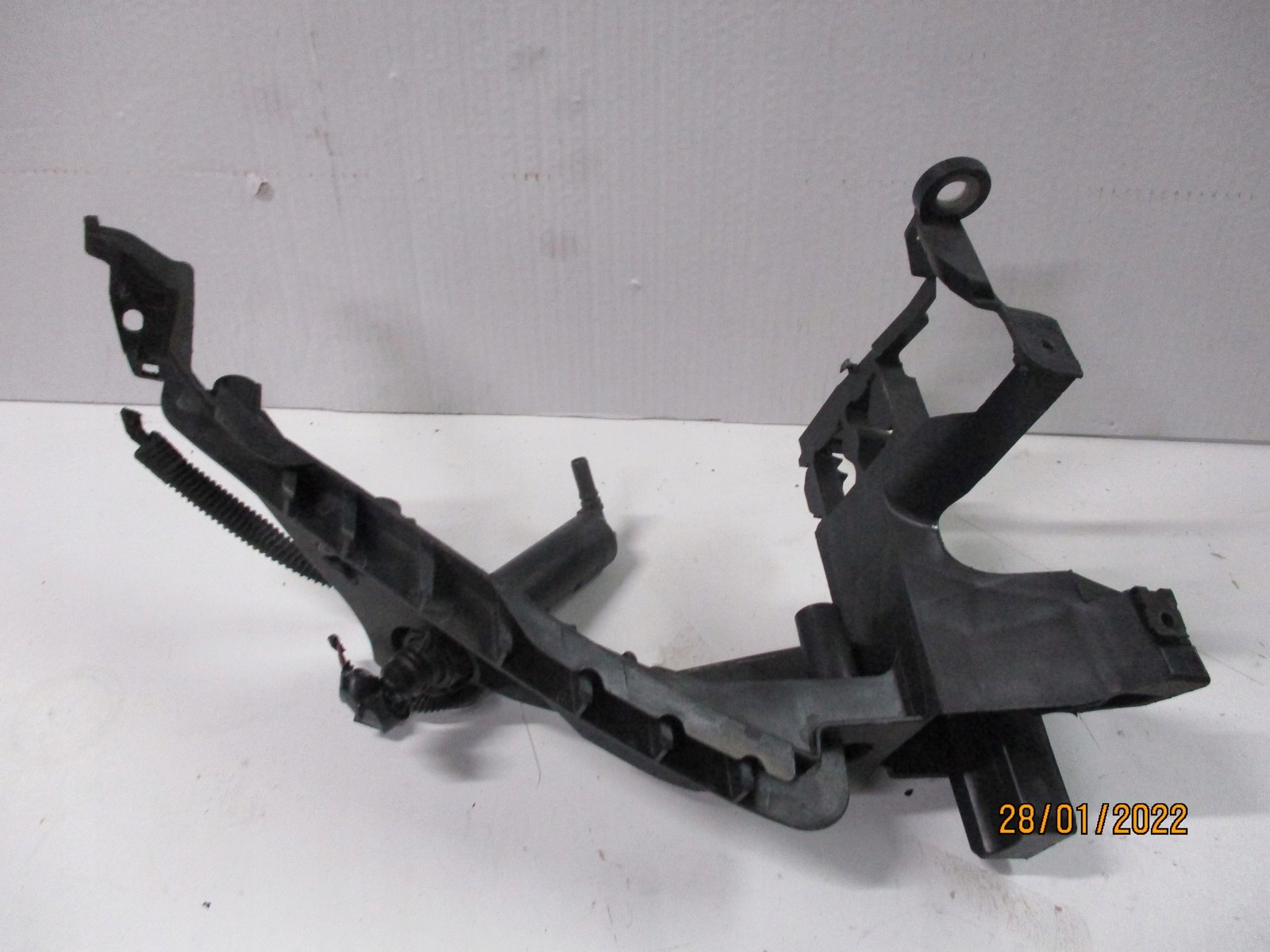 support lights right AUDI A4 8K0 8K0805608B