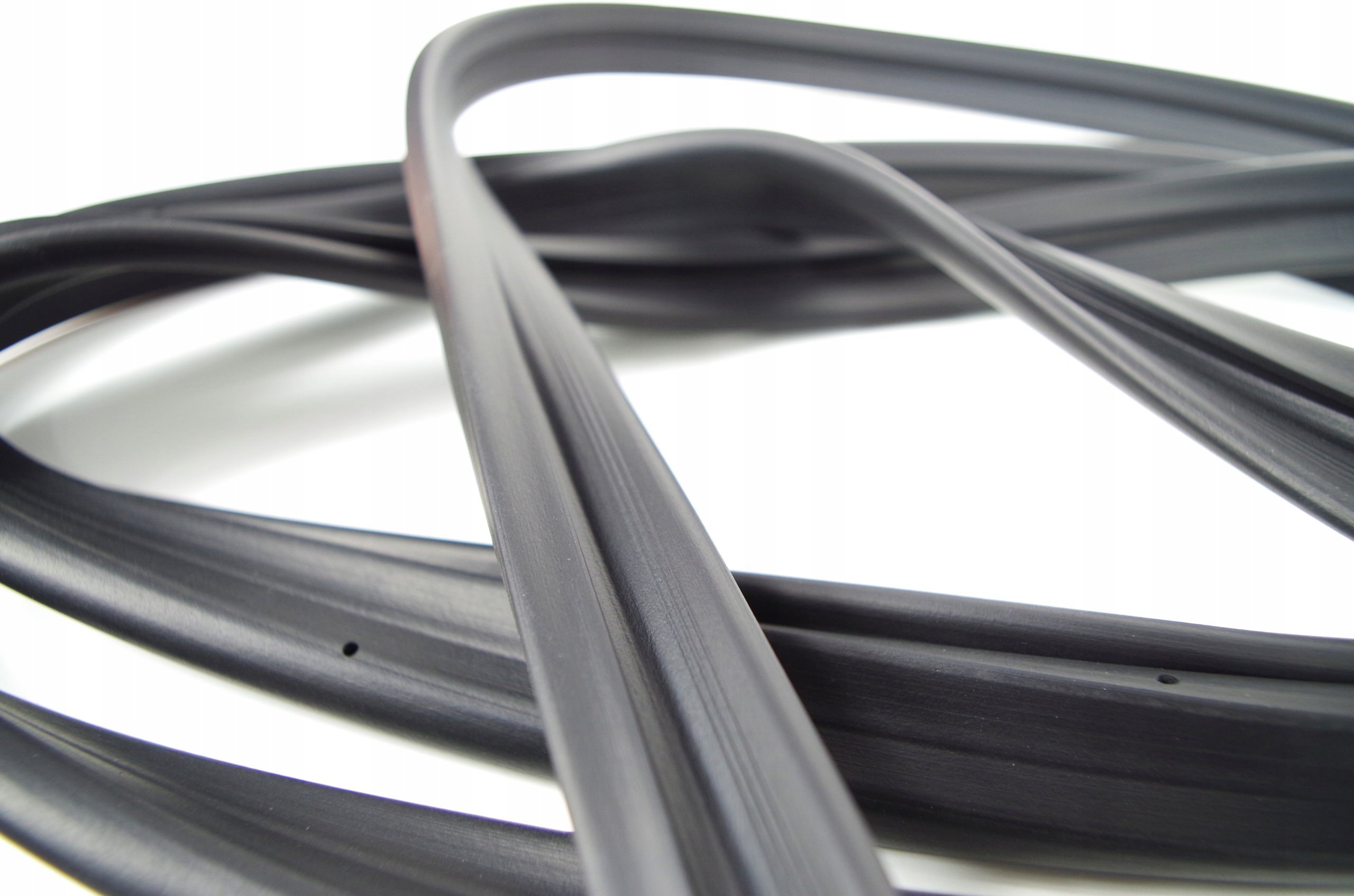 F37b28864105a48f2e95243d3192