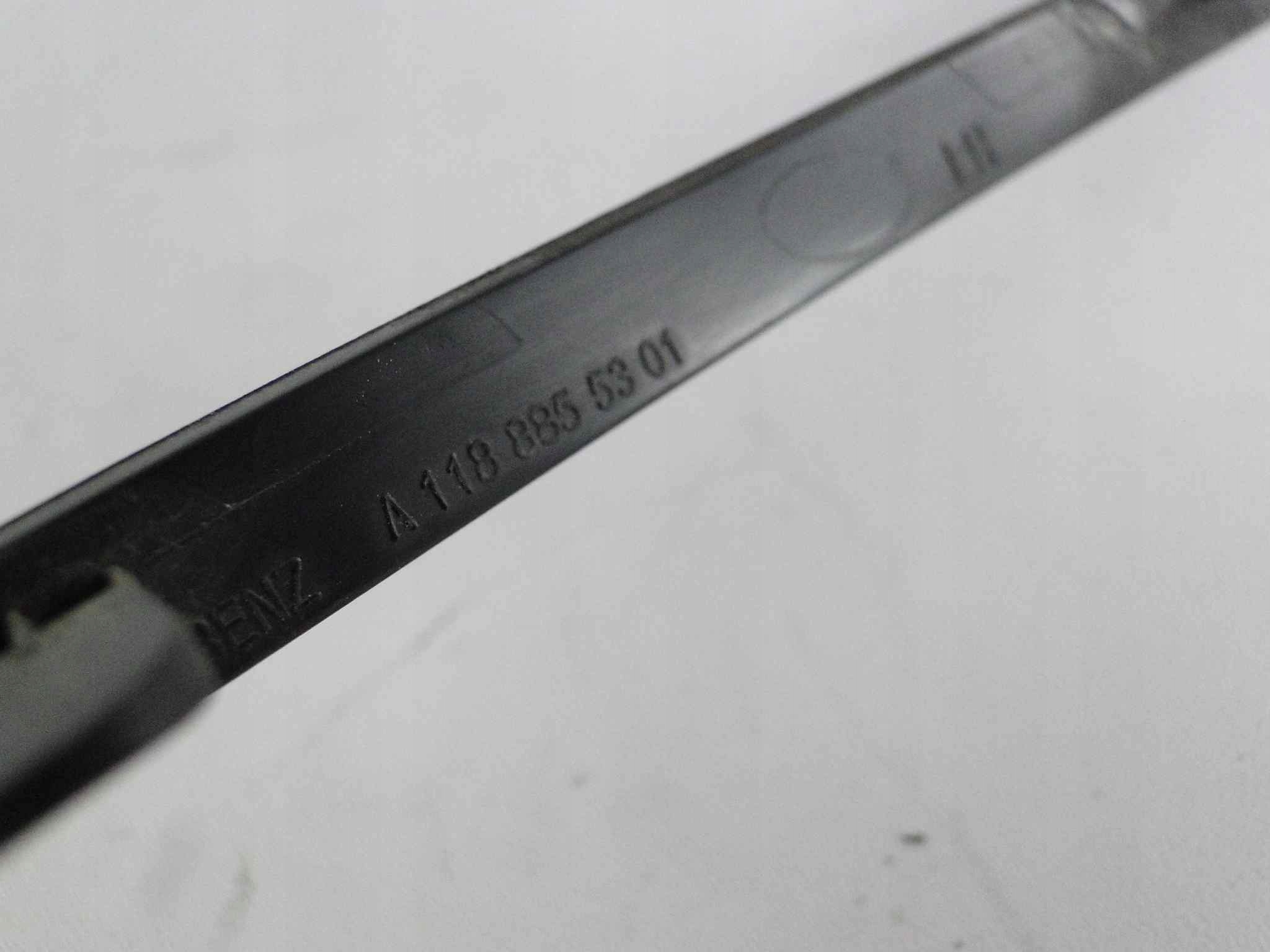 MERCEDES CLA 118 LISTWA OSŁONA ZDERZAKA AMG L/P Typ samochodu Samochody osobowe