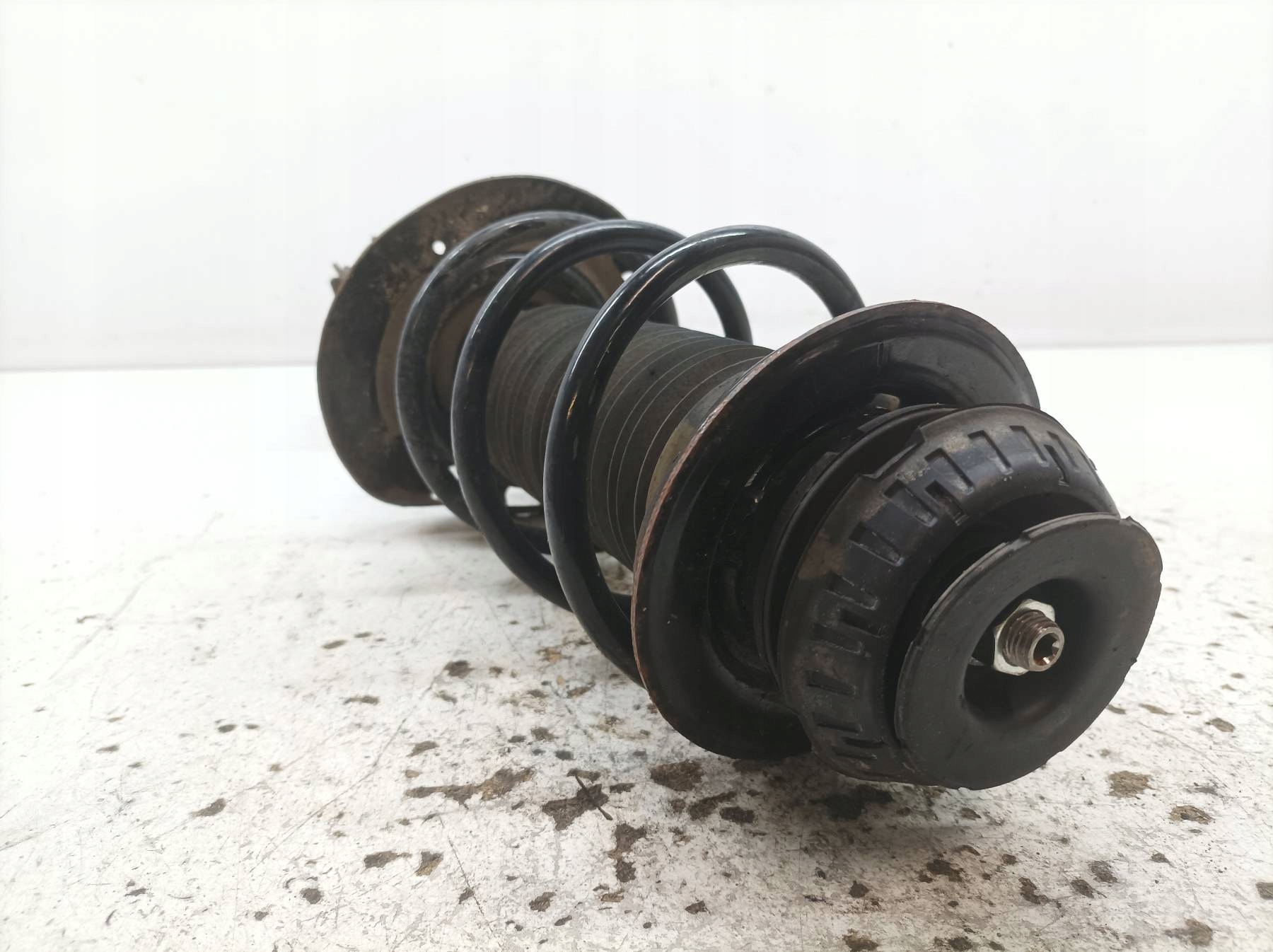 shock absorber left front 1.0 B 48520-K0070 Toyota Yaris IV (2020- )