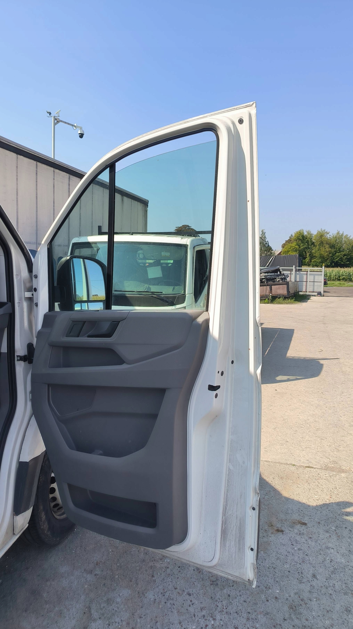 door right front LB9A CRAFTER 7C MAN TGE