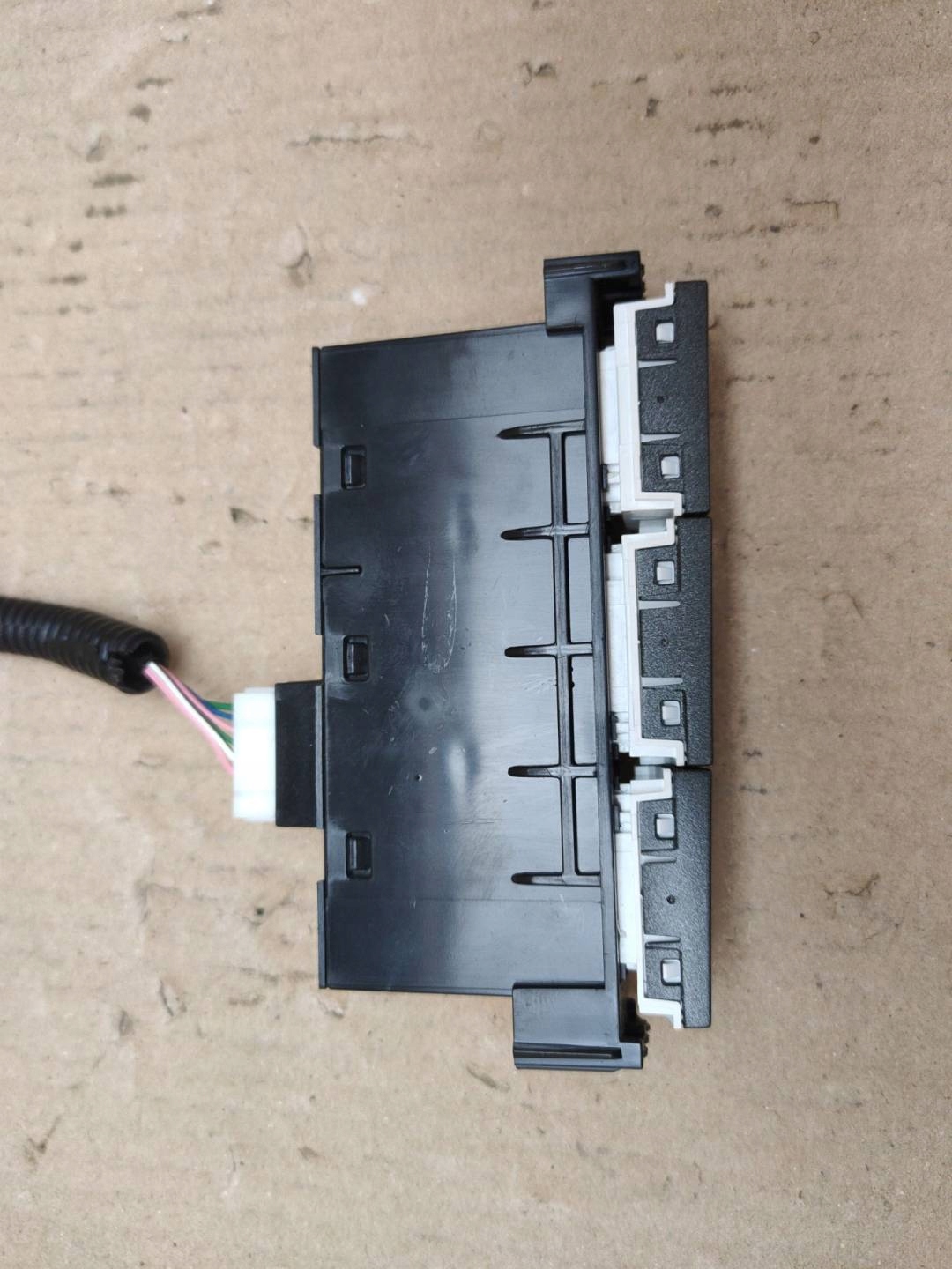 control panel funkcjami Toyota Sienna 3 2011 84977-08010-A