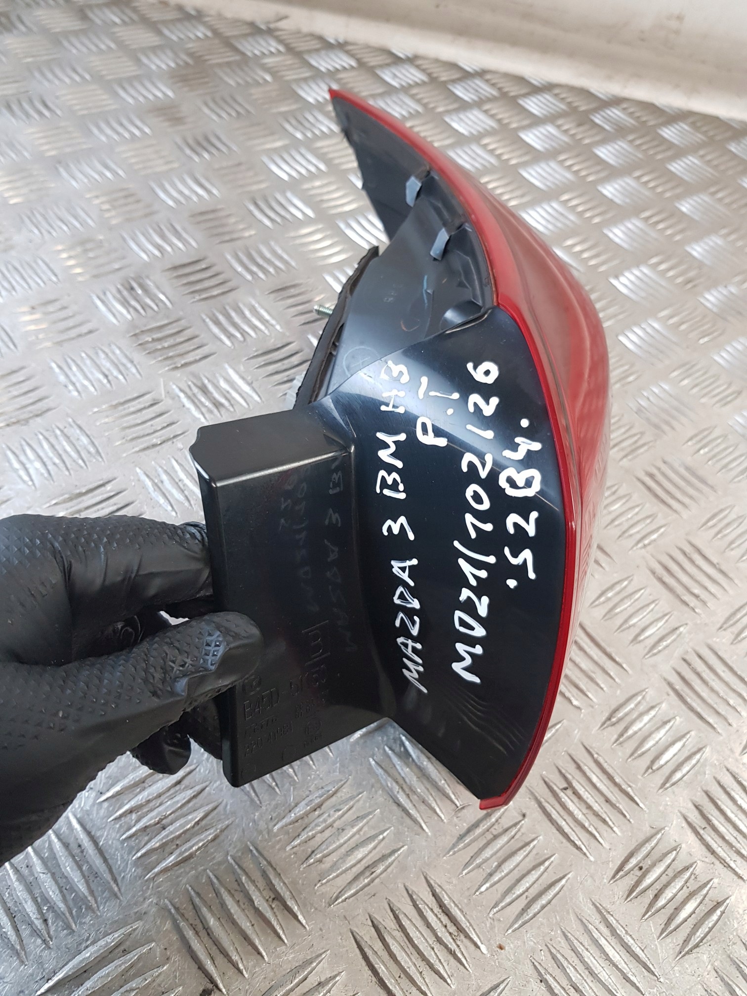 light right rear part 220-41981 MAZDA III BM 2013r
