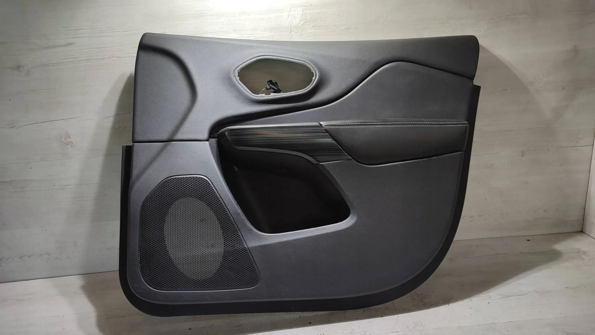 Jeep Cherokee KL 15r. 2.0d side upholstery door right front