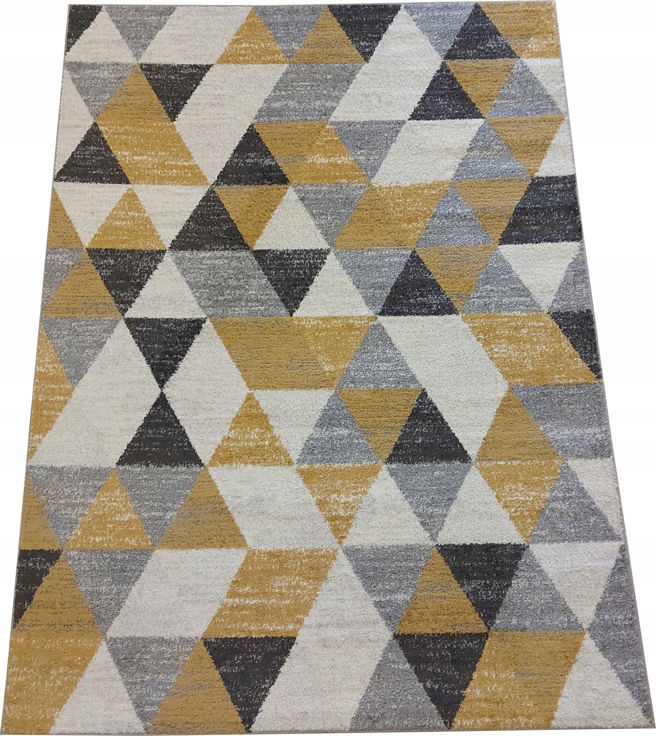 Geometrický koberec, žlté trojuholníky, 200 x 300 cm