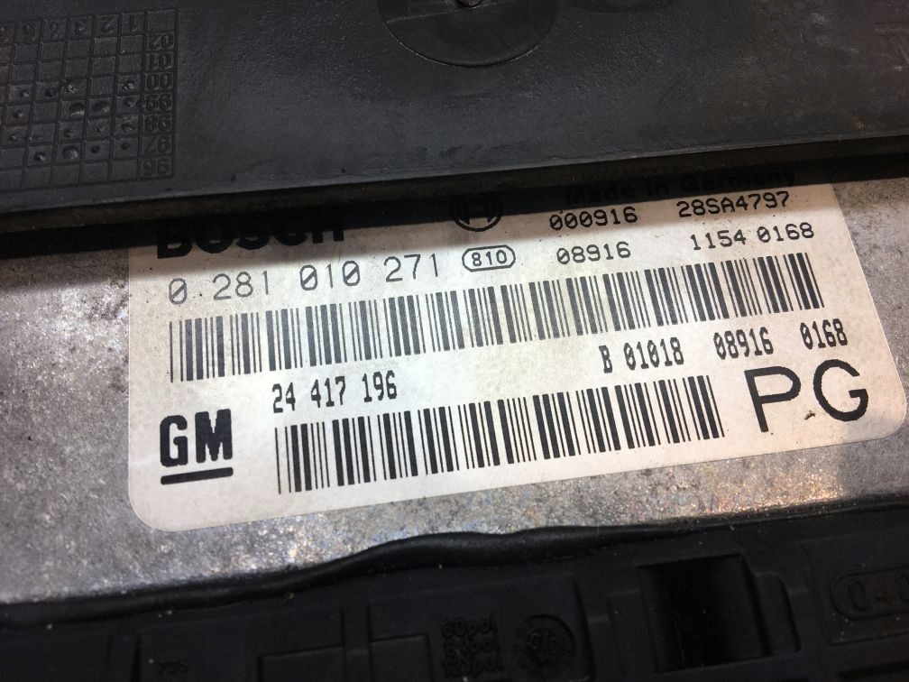 control unit of the engine VECTRA B 2.2 DTI 0281010271