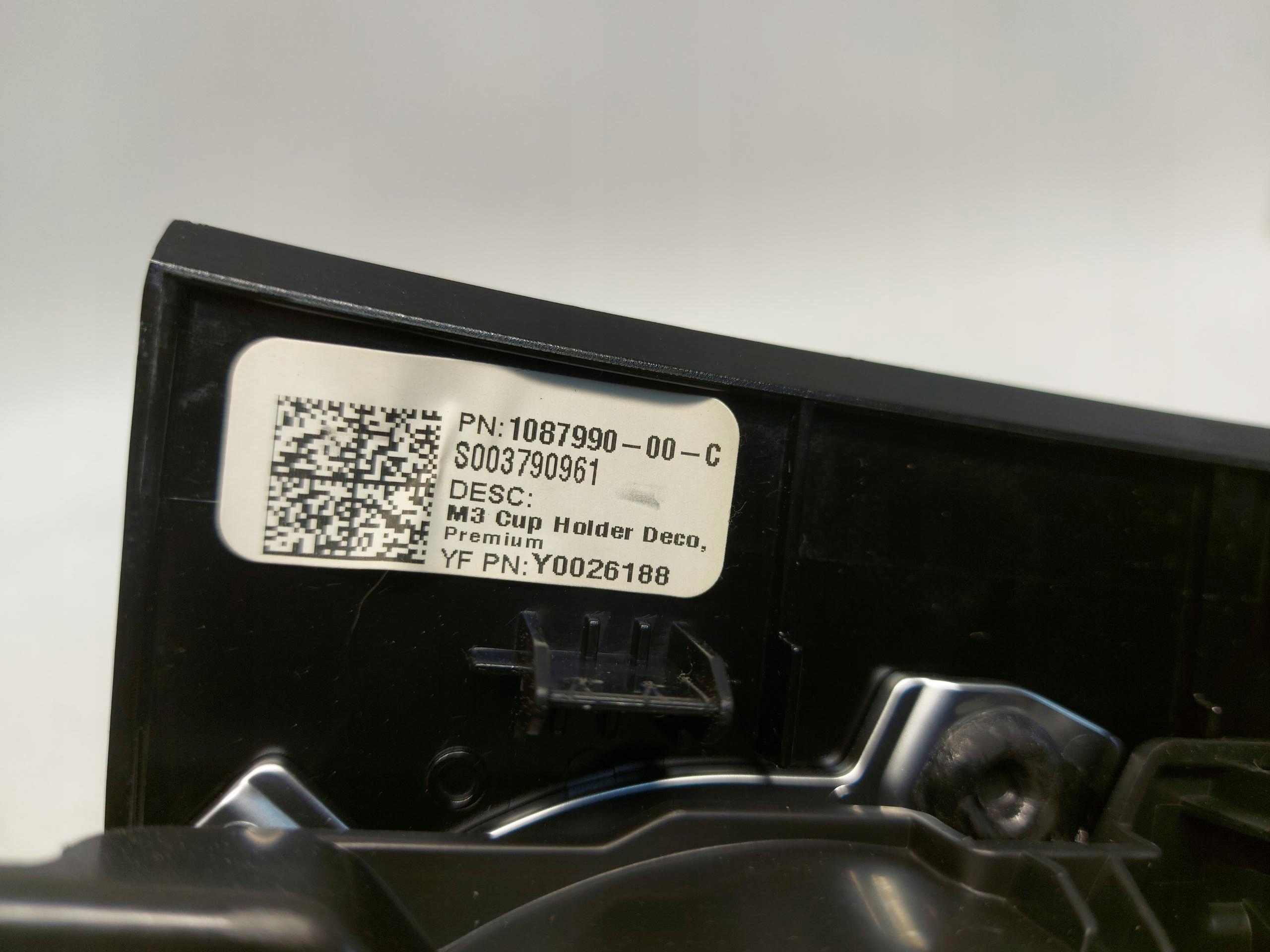 TESLA 3 III bracket for kubki Cupholder 1087990-00-C