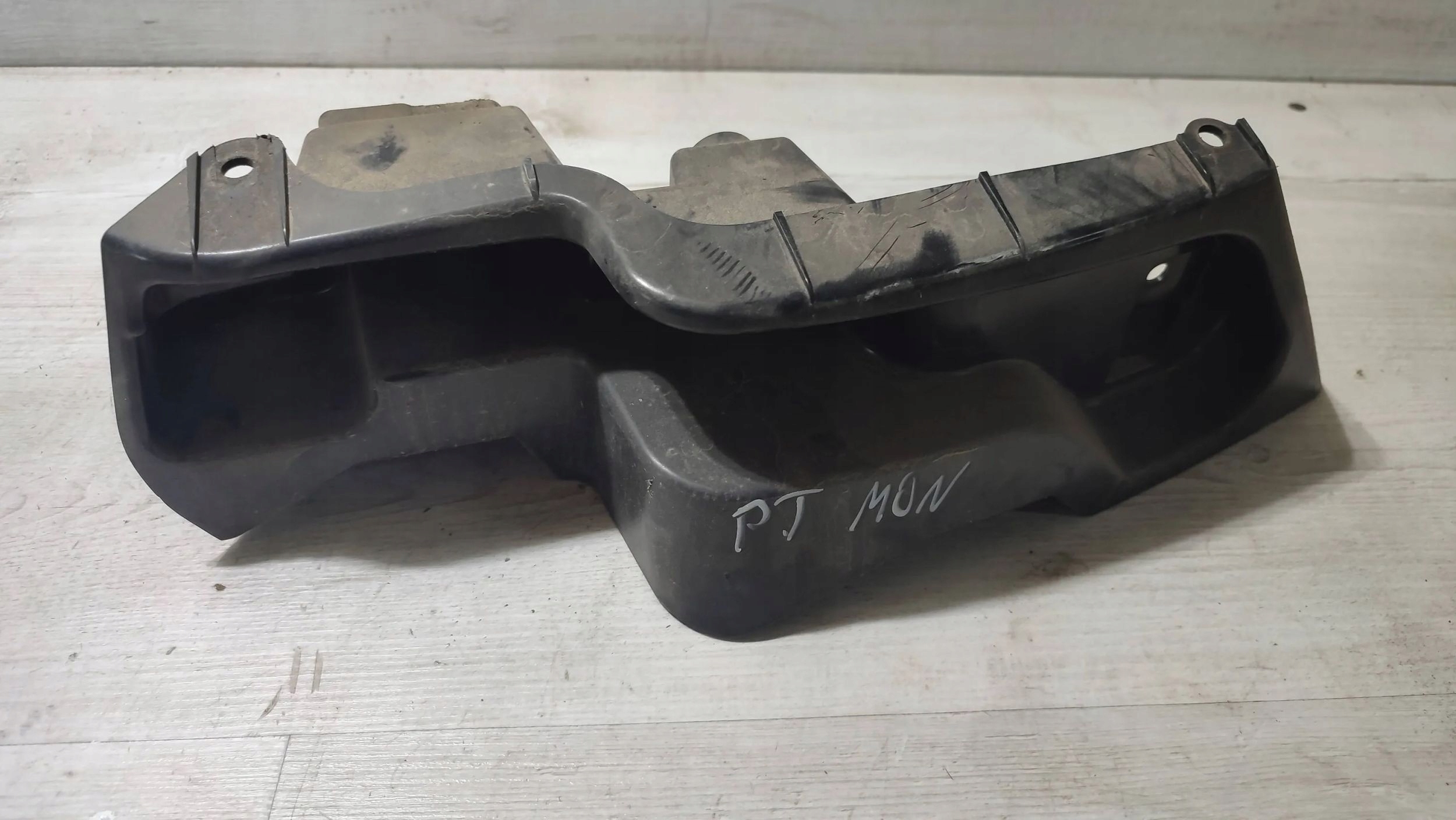Ford Mondeo MK5 16r 2.0TDCi rear part side right bumper bracket