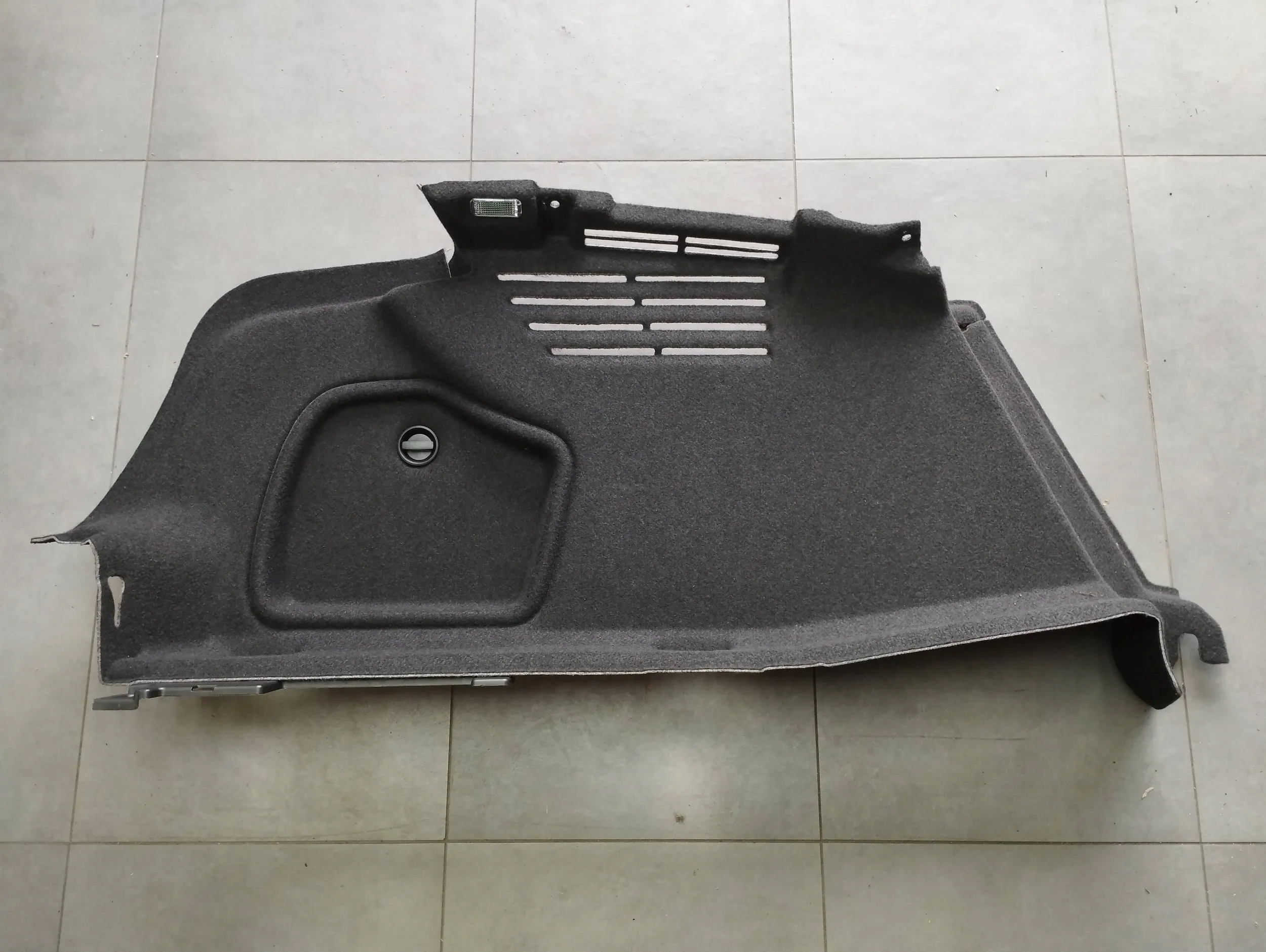 Audi A4 B9 8W boot upholstery left 8W5863879AA