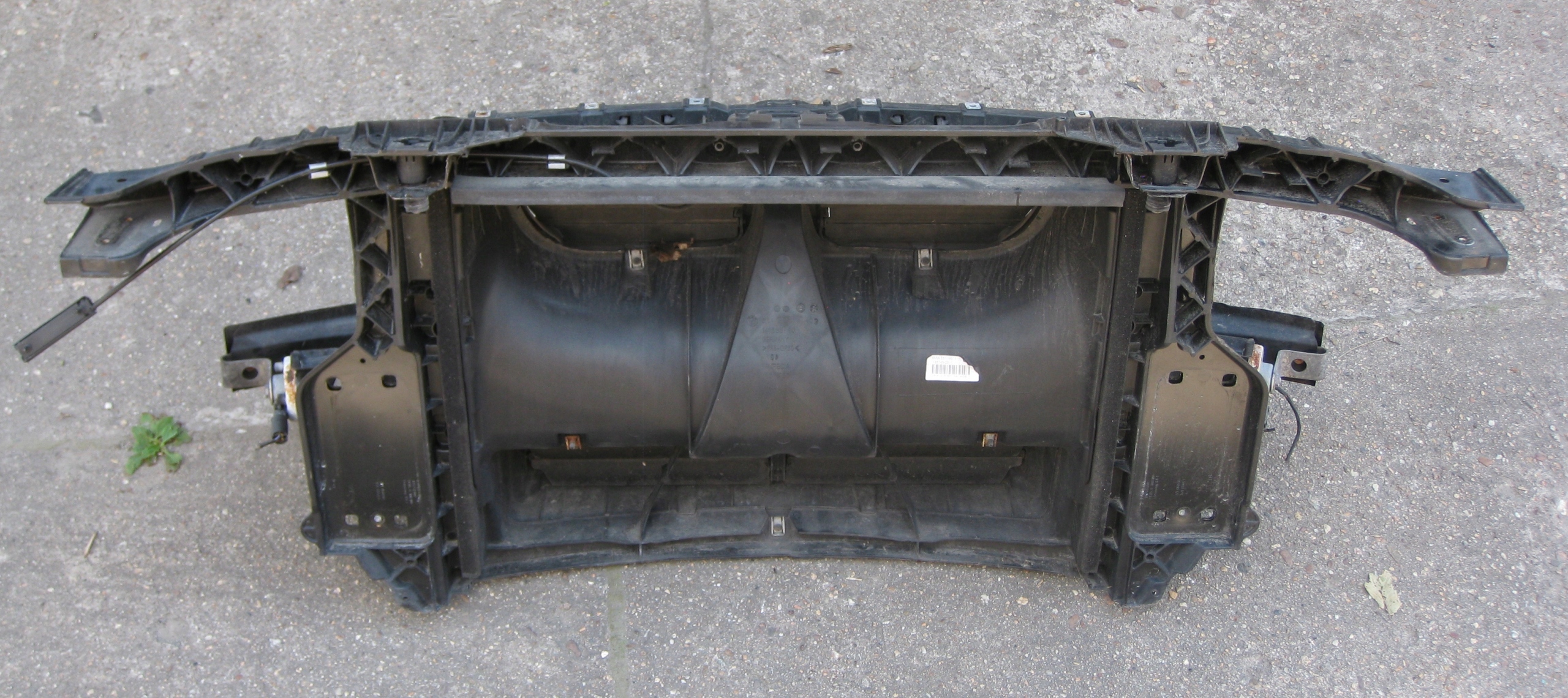 BMW E87 08R support panel for radiators pillar sider 7166584
