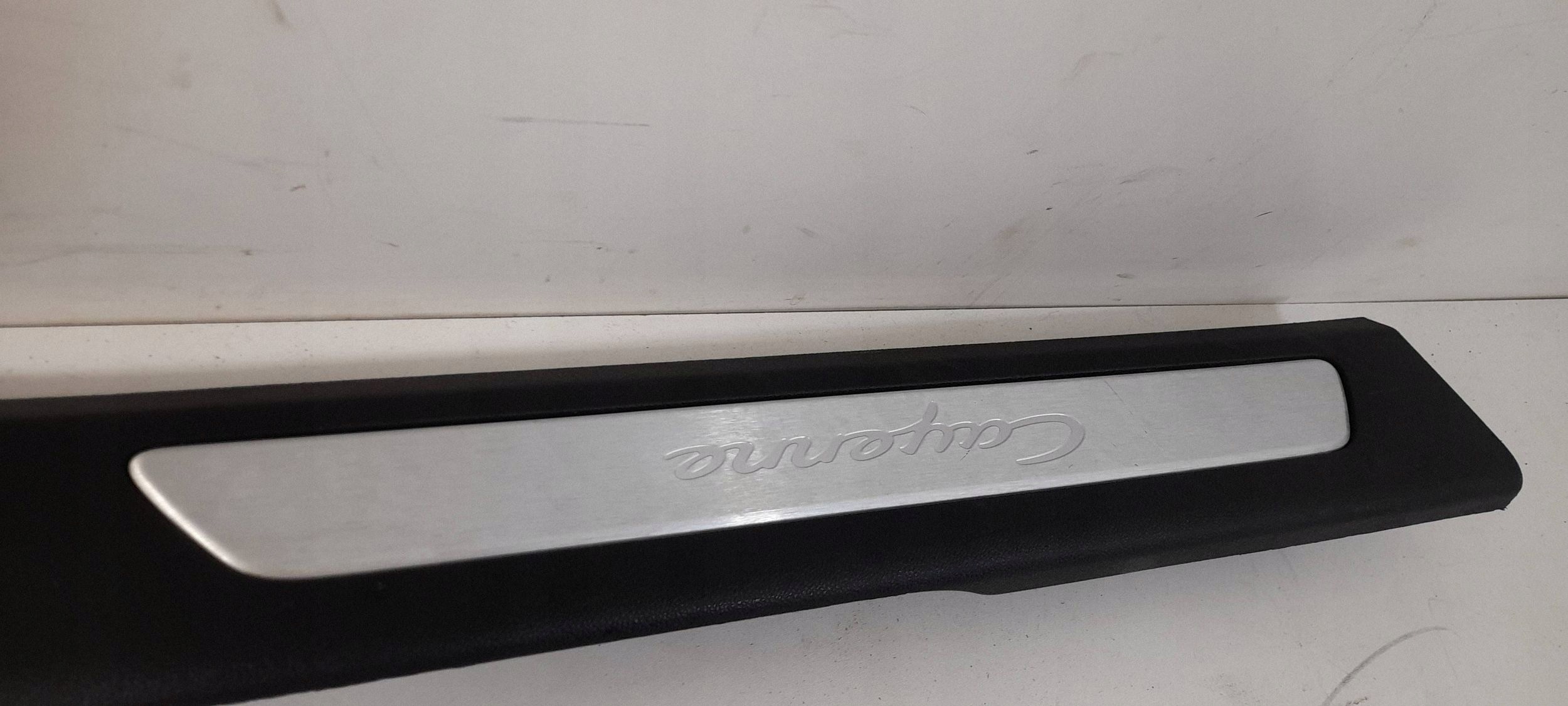 Porsche Cayenne 9Y0 9Y3 cap threshold left 760853845 (PR65)