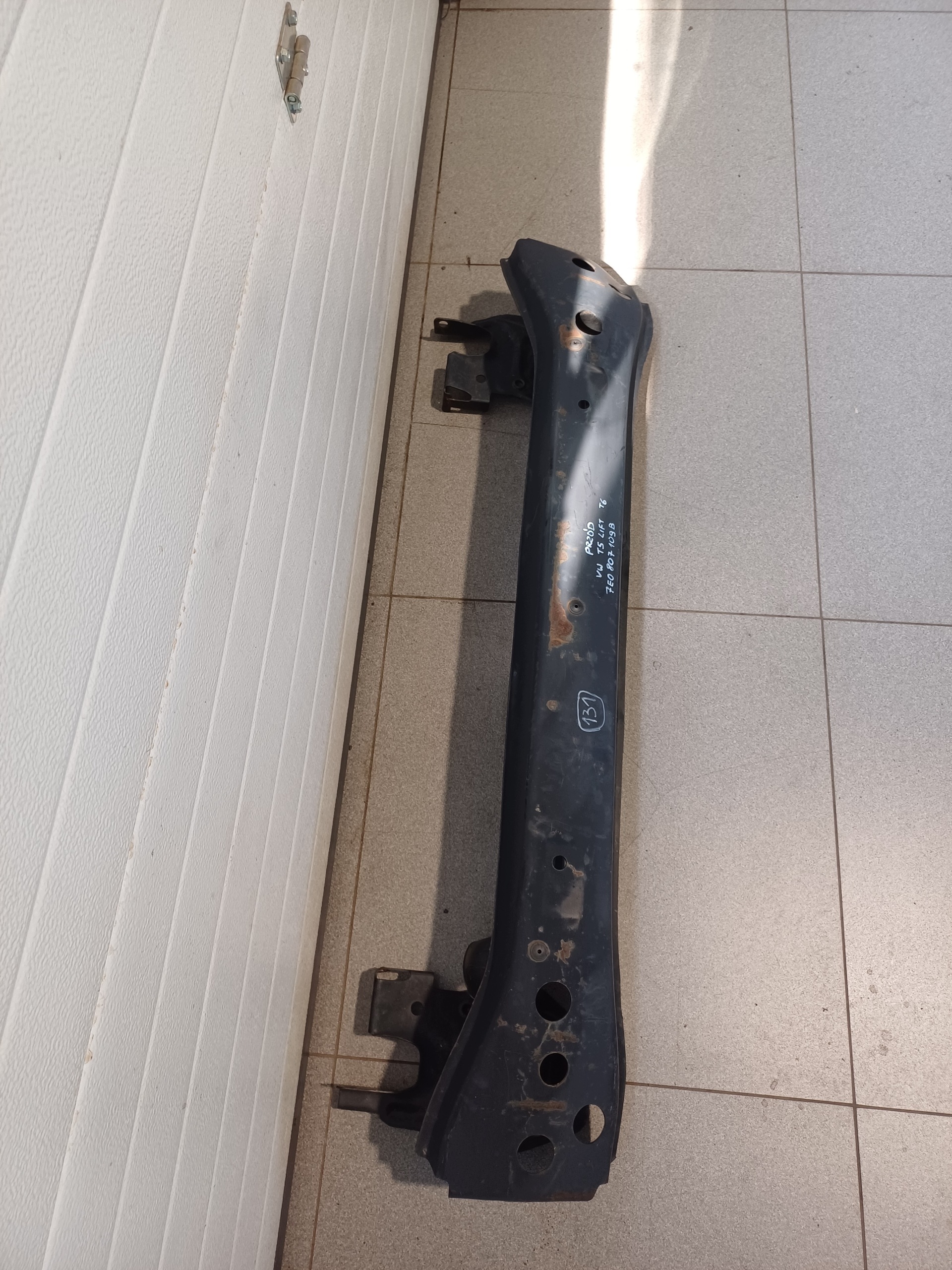 výstuha predok predná VW T5 LIFT T6 7E0807109B