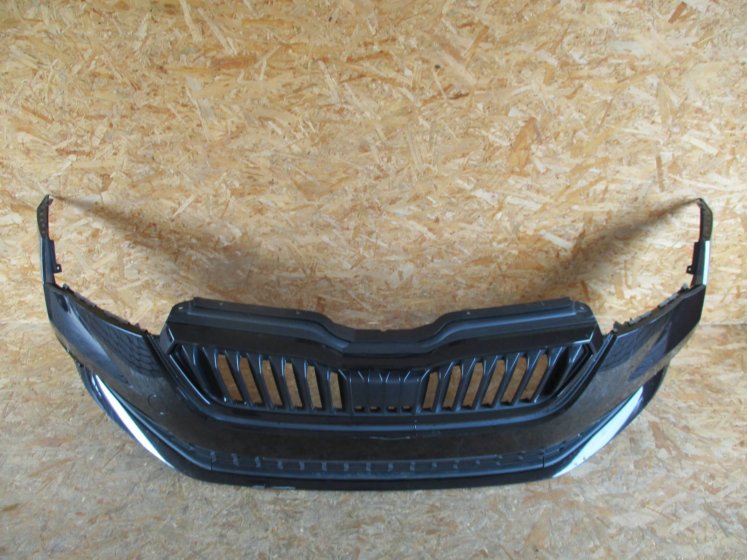 nárazník předek přední SKODA SCALA 657