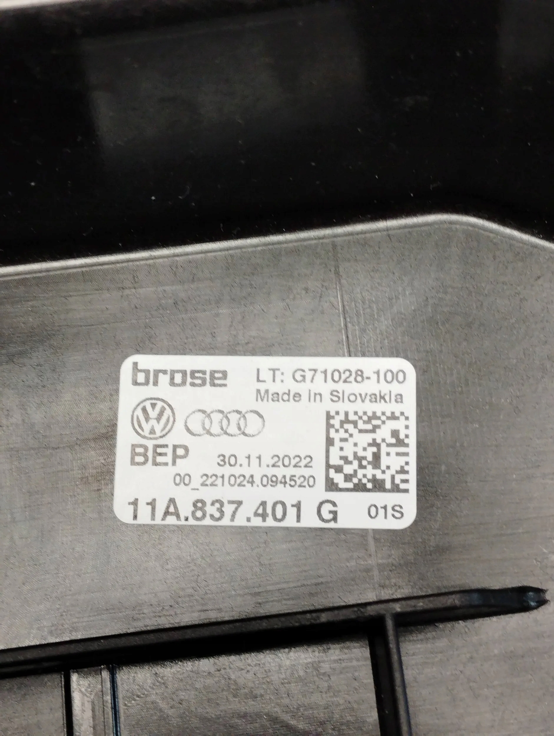 Audi Q4 e-tron mechanism windows left front 11A837401G