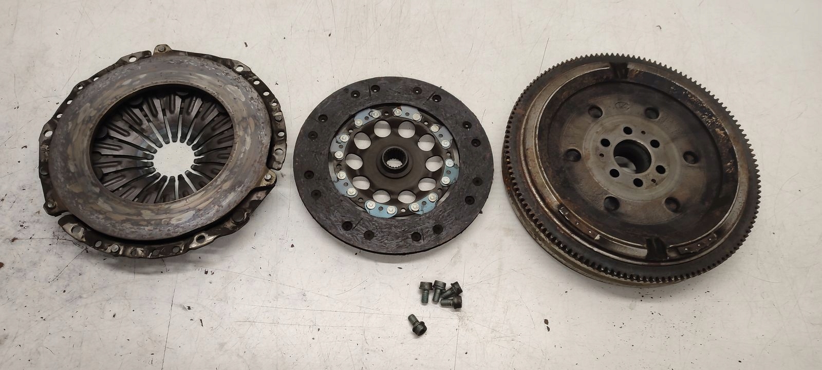 wheel flywheel disc pressure plate clutch Audi A4 B6 Cabrio 1,8T