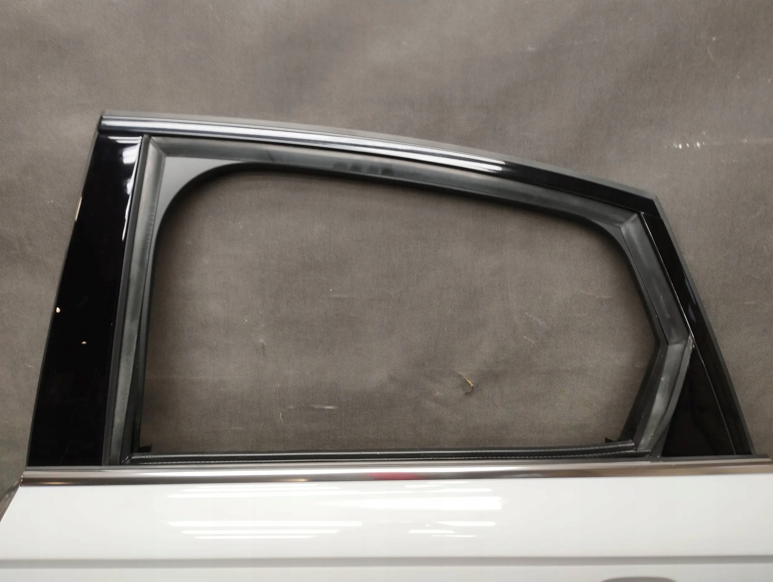Audi A6 C7 4G sedan door left rear part LS9R