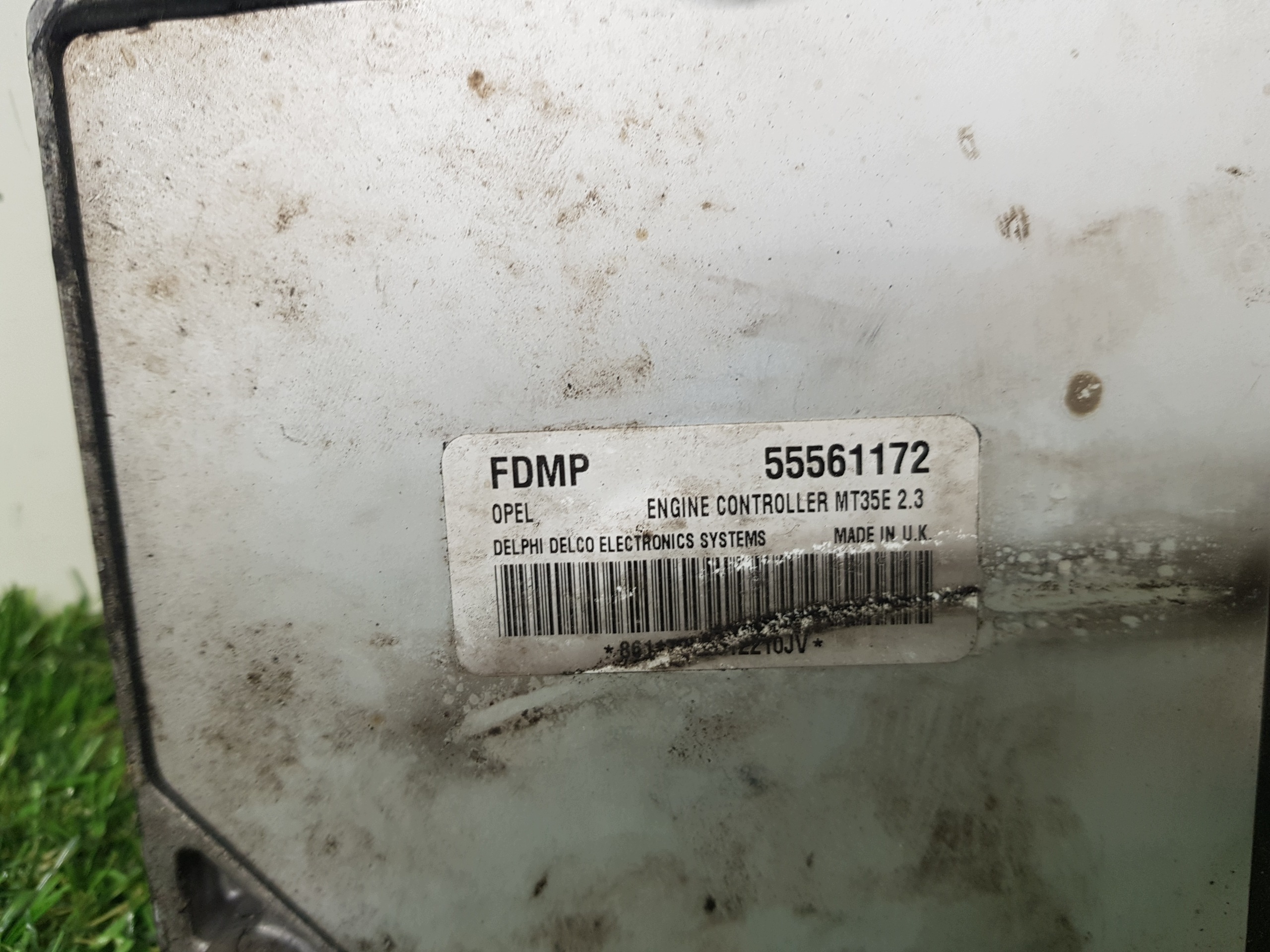 computer of the engine control unit OPEL ASTRA H 55561172