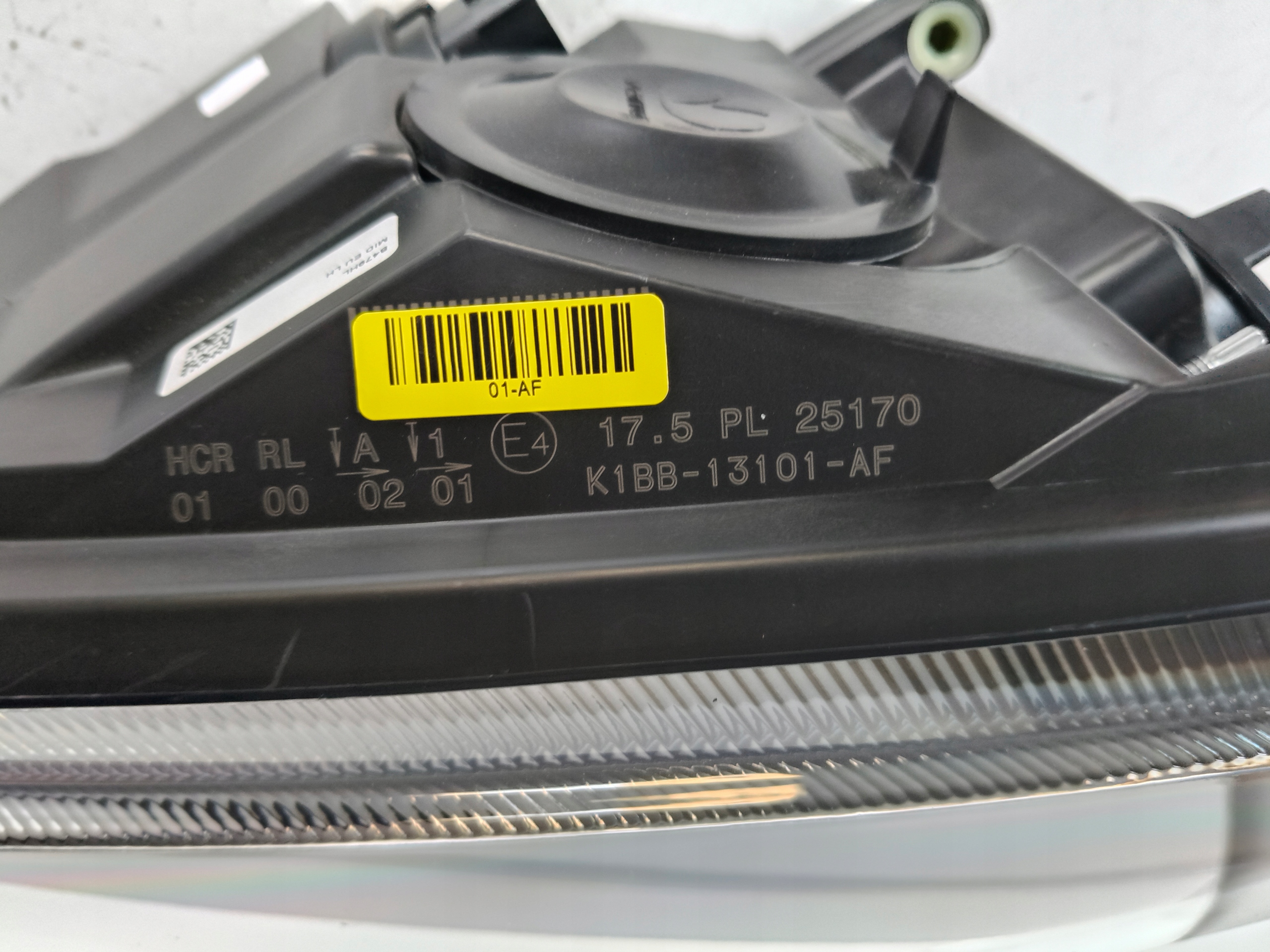 NO-WA-- light left REFLEKTOR FORD FIESTA MK8 17- ST dark LED