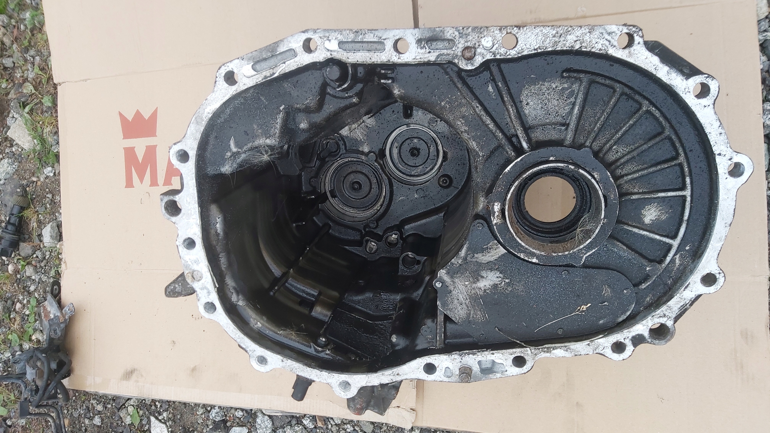OBUDOWA SKRZYNI BIEGÓW OUTLANDER 03-06 2.0 16V