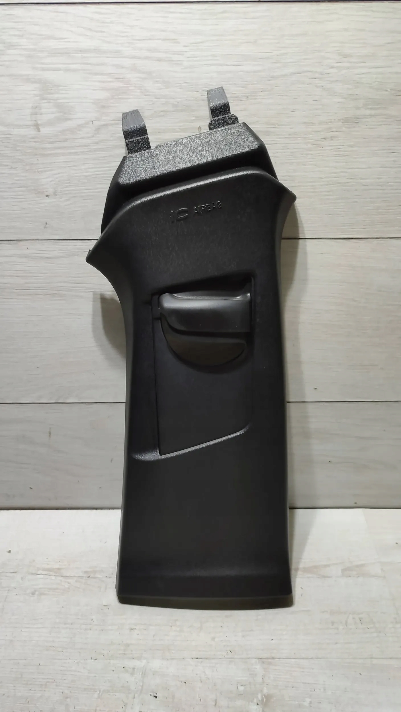 Volvo V40 II 2018r right side Poszycia slupkow