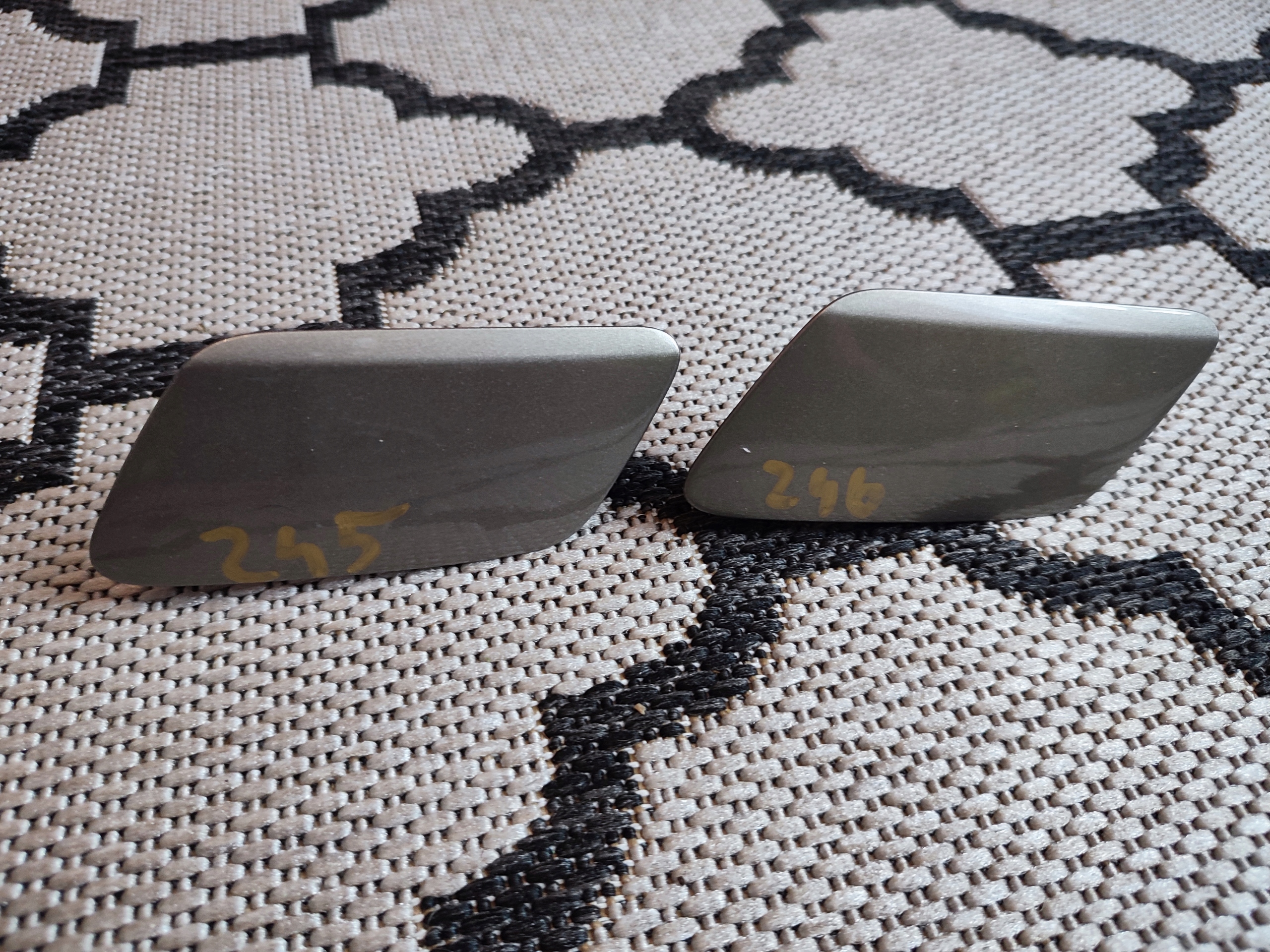 4G8955275D - A7 LIFT 14-17 крышка омывателя левая LZ1U