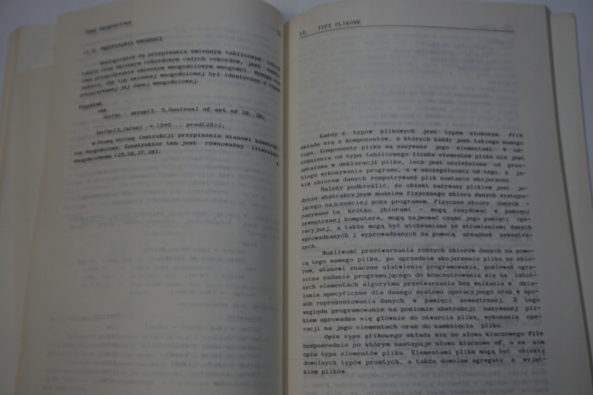 MIKROKOMPUTERY TURBO PASCAL WERSJA 3.0 JAN BIELECKI Rok wydania 1987