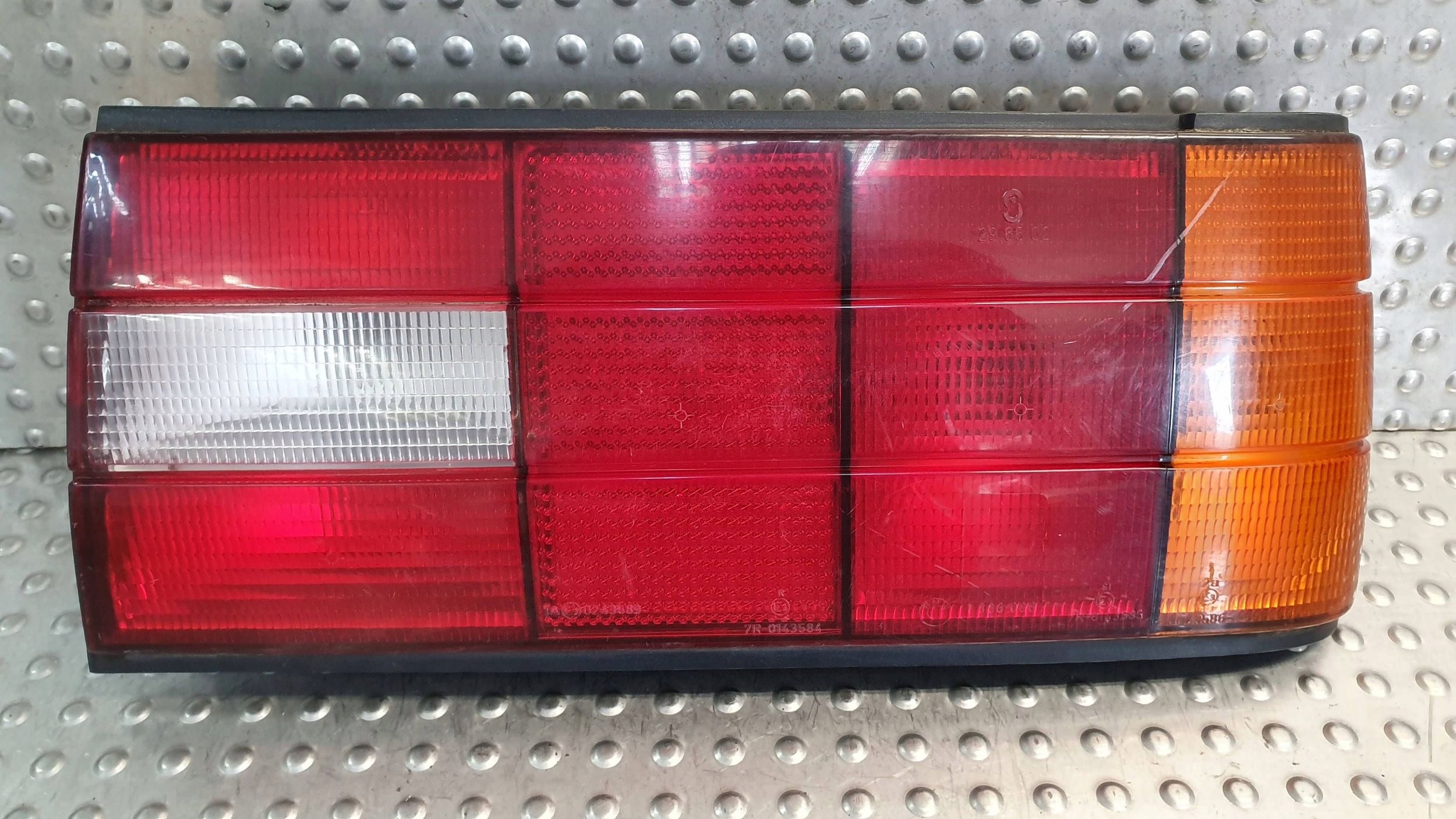 light rear part right BMW 3 E30 1386088 82