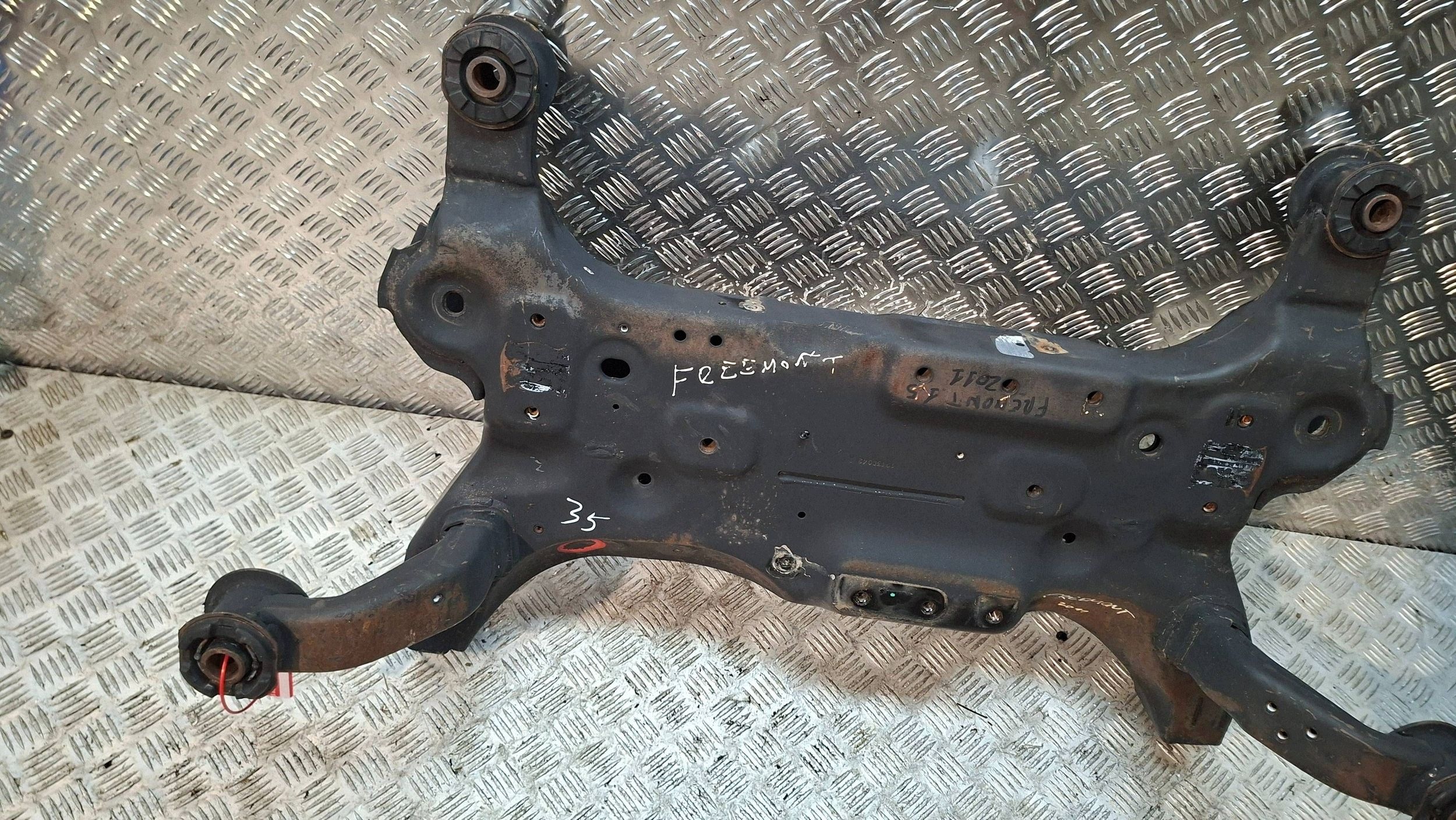 axle beam front FIAT FREEMONT 2.0 JTD 4X4 2011