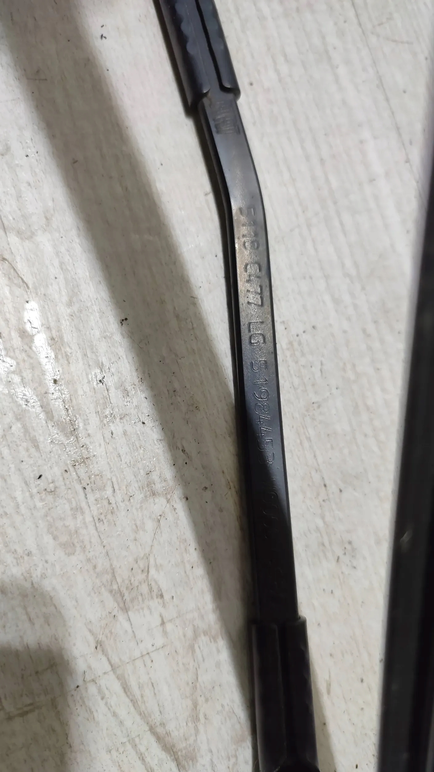Fiat Tipo II HB 19r. 1.4 front side left wiper arm windows