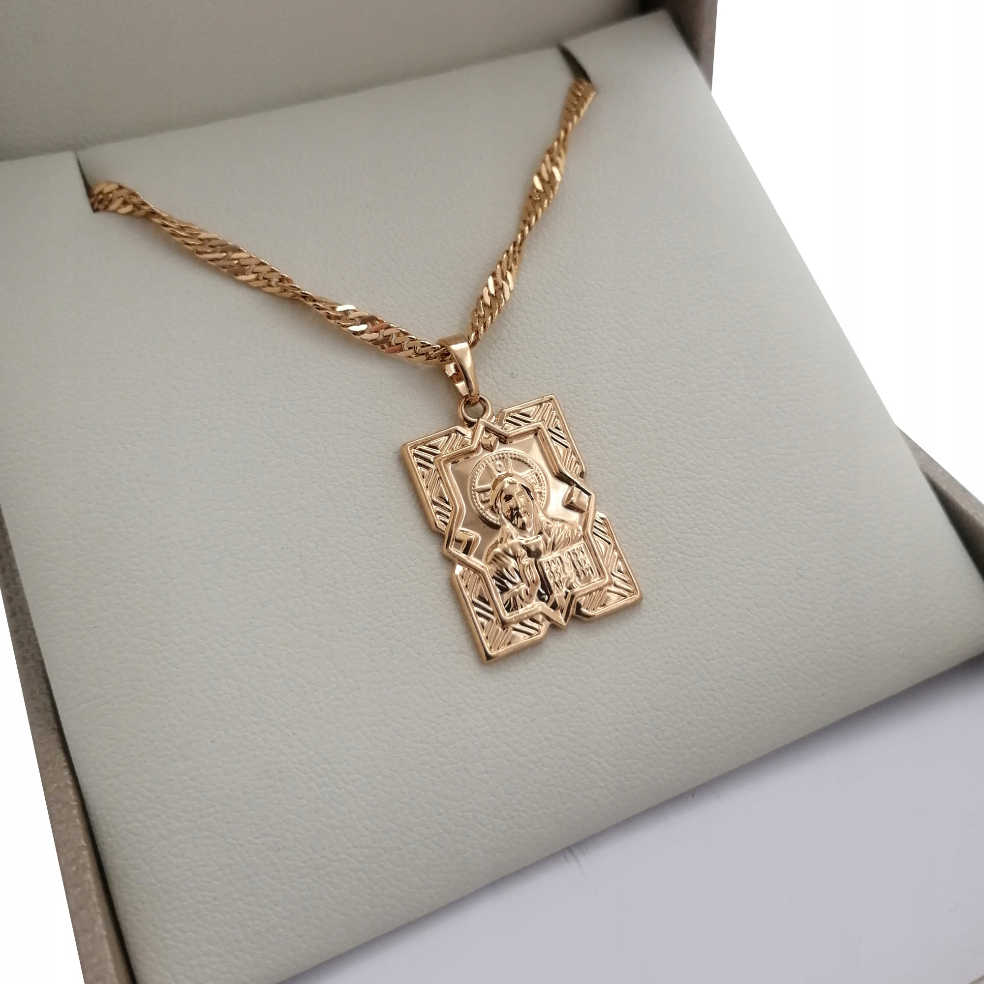 

Złoty Łańcuszek Singapur+medalik Jezus 50CM Nowość