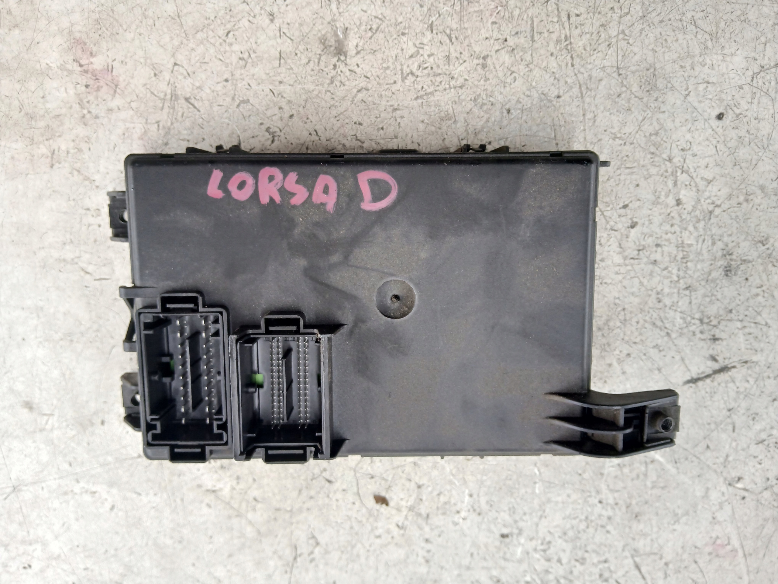 OPEL CORSA D Module fusibles 13142240