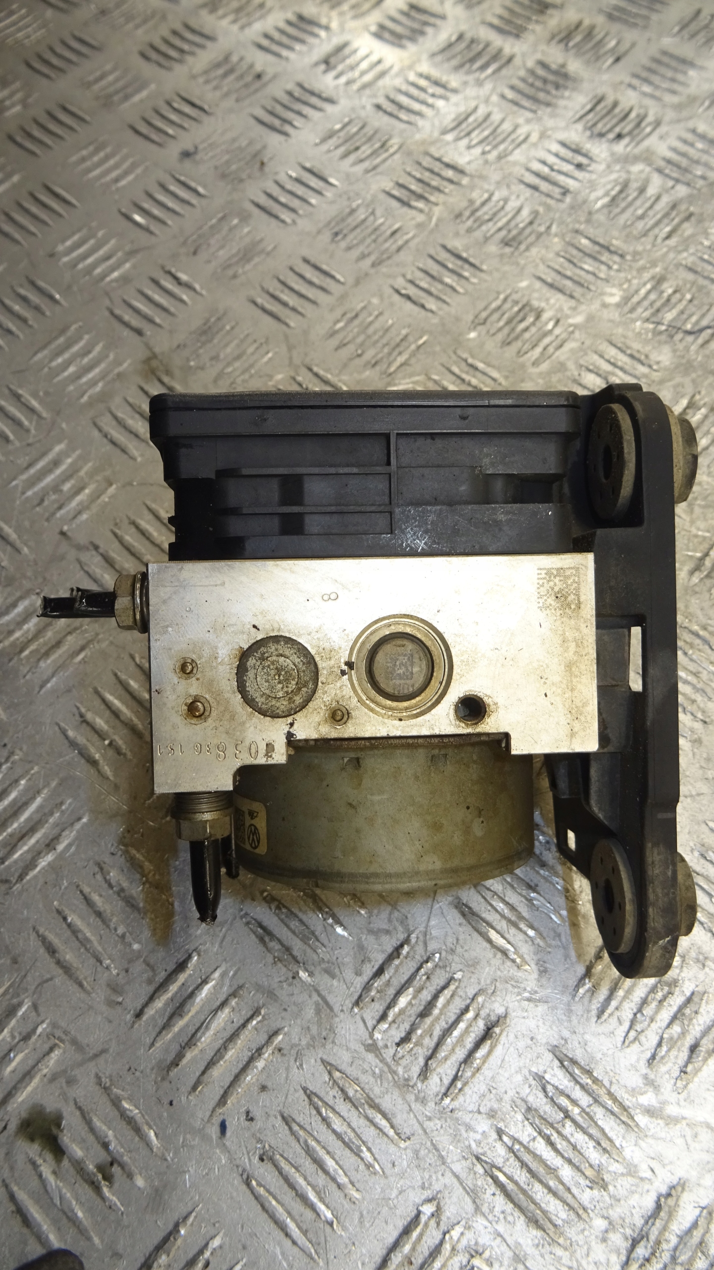 pump ABS 5Q0907379R VW GOLF VII