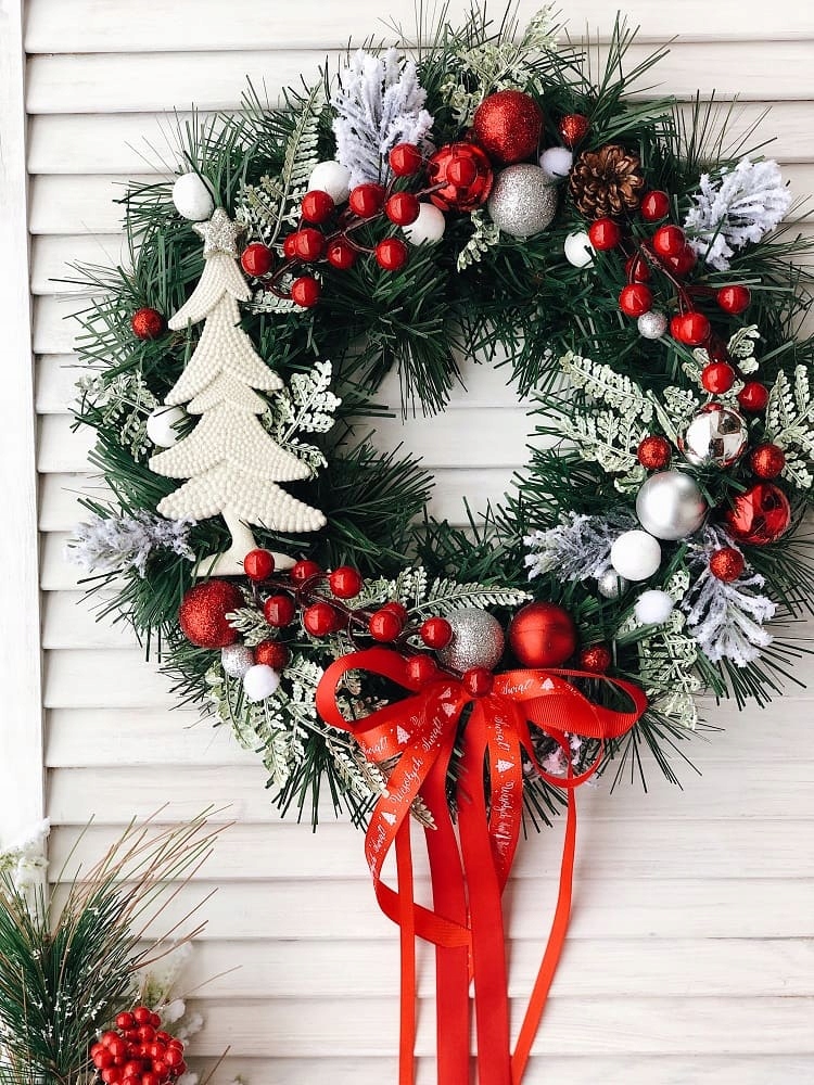 WIANEK ŚWIĄTECZNY STROIK NA DRZWI CHOINKA BOMBKI Marka bez marki