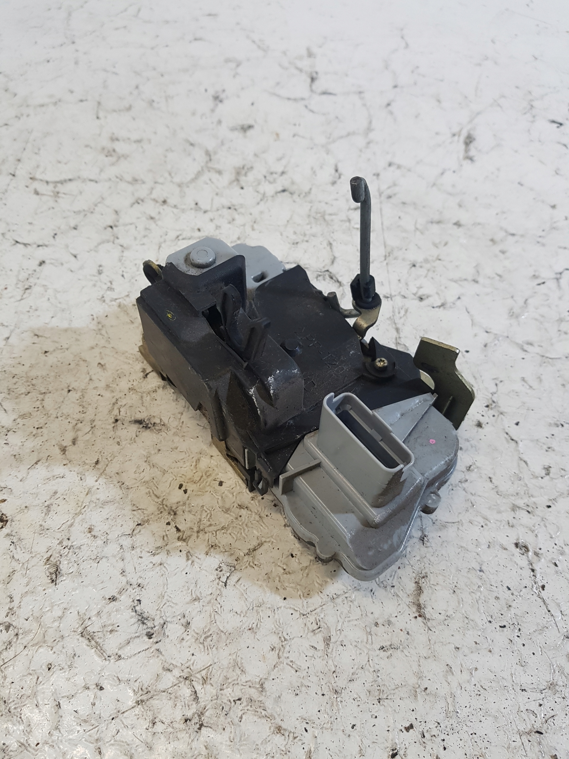 lock door CENTRALNY right front CITROEN XSARA 1