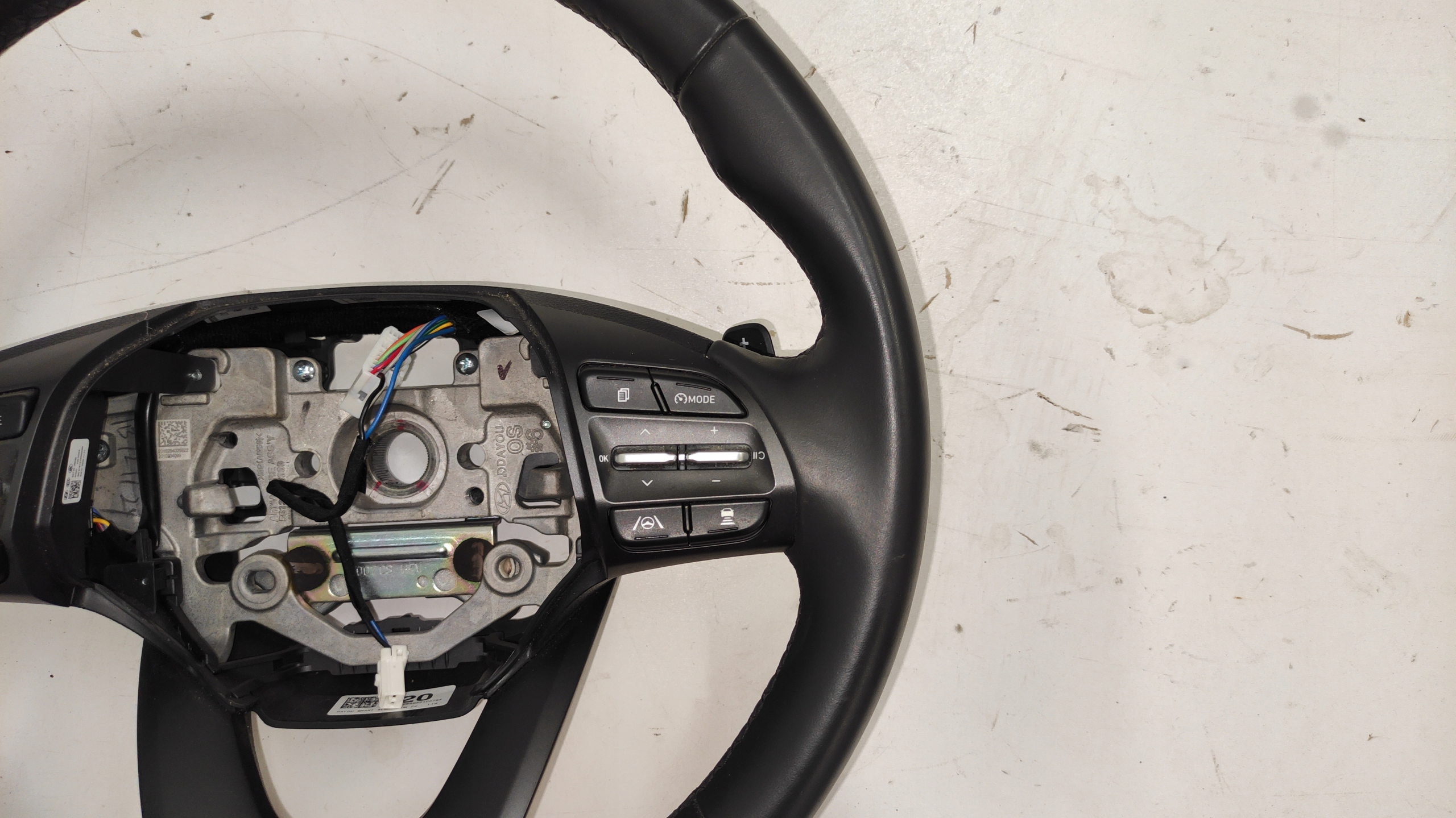 HYUNDAI KONA steering wheel, leather MULTI with shifting