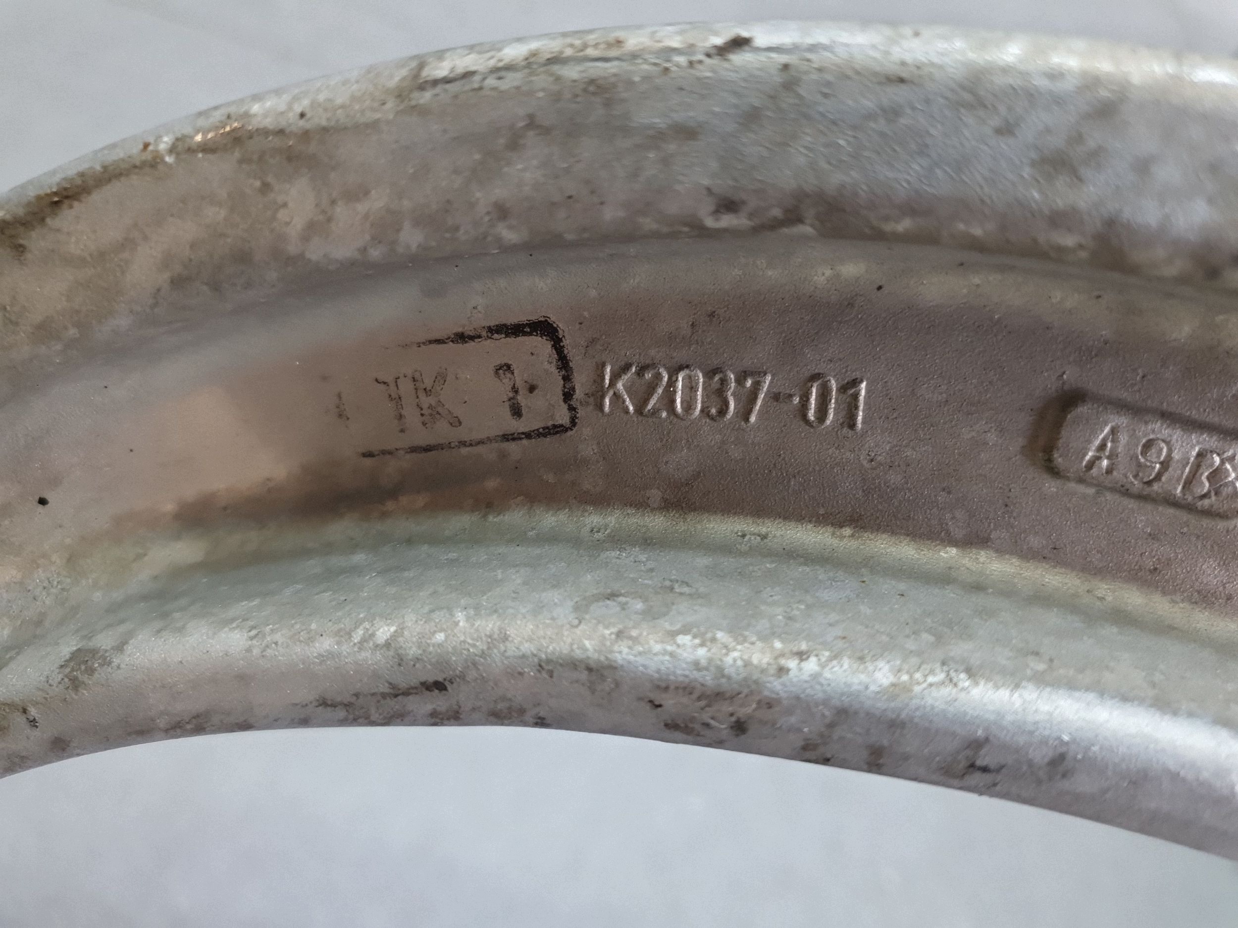 Audi Q7 4M otoč levá předek přední 4M0407241J ramene
