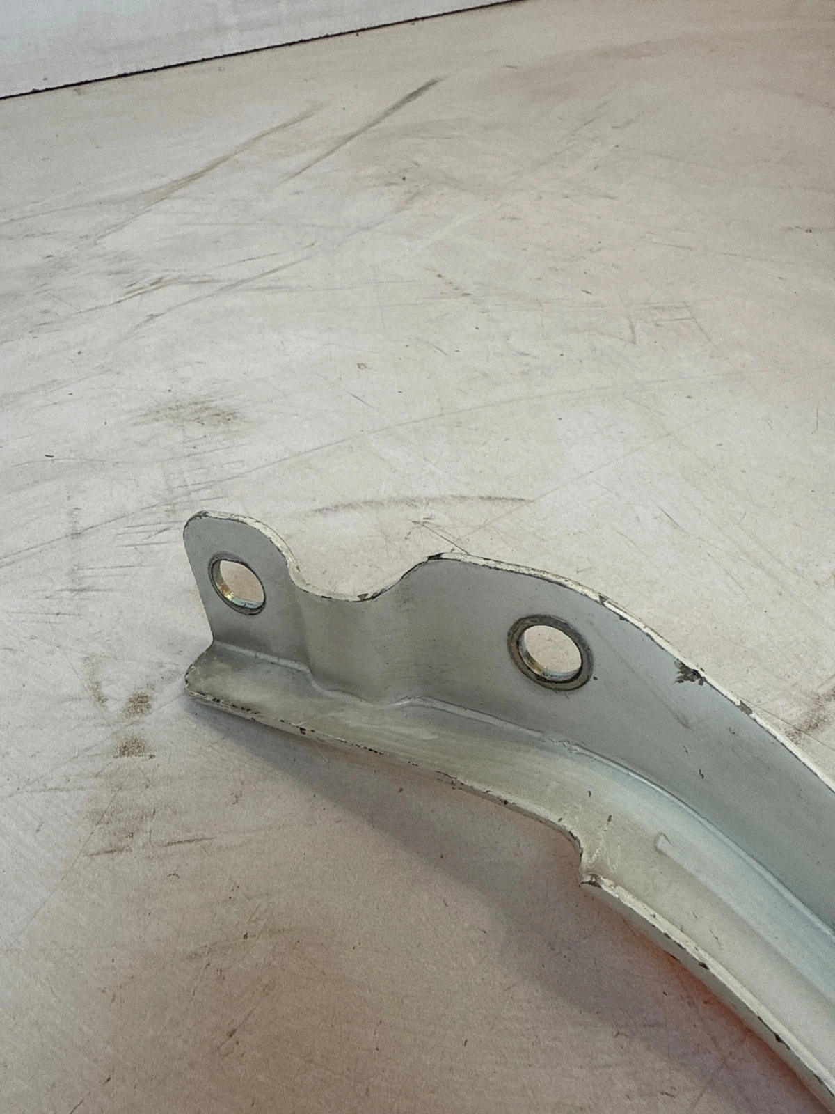 hinge bonnets front front right Kia Rio III