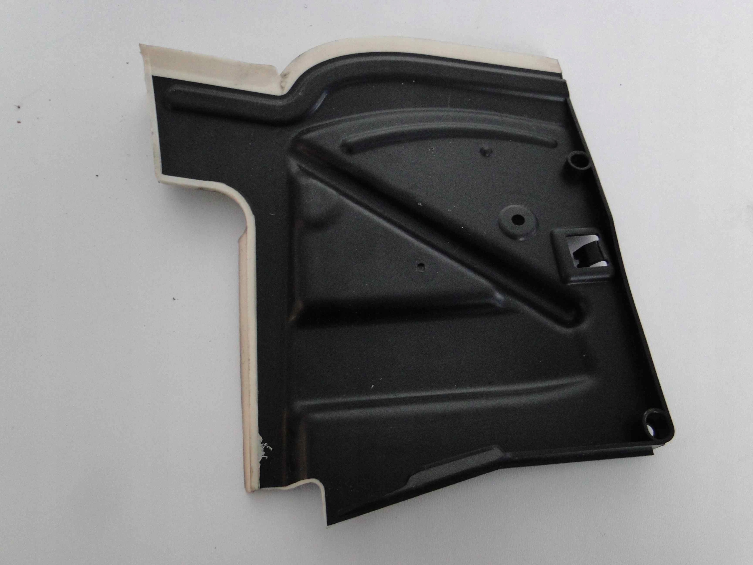 MERCEDES B W246 246 OSŁONA ZAMKA DRZWI LEWYCH Producent części Mercedes-Benz OE