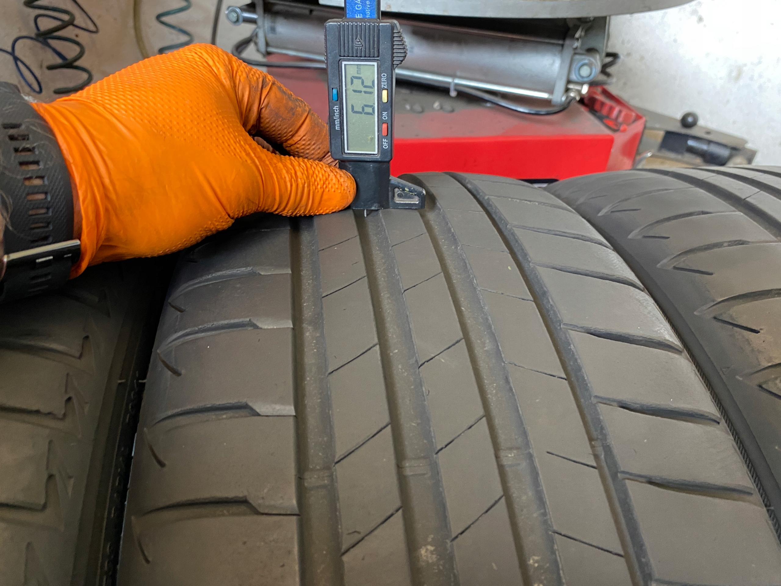 2 tyres summer 225/40R19 BRIDGESTONE Turanza T005 6mm