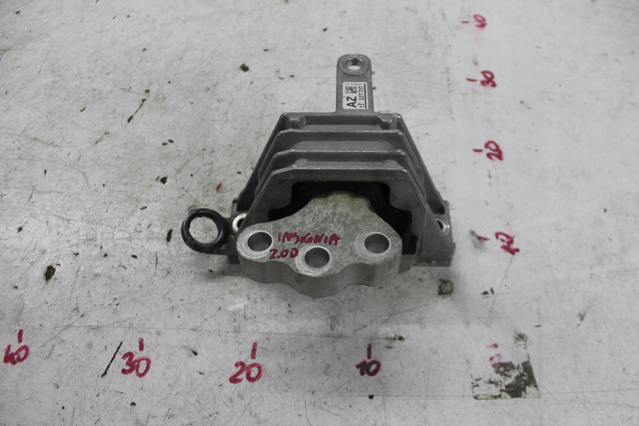 holder engine mount 13227717 INSIGNIA A 08-13