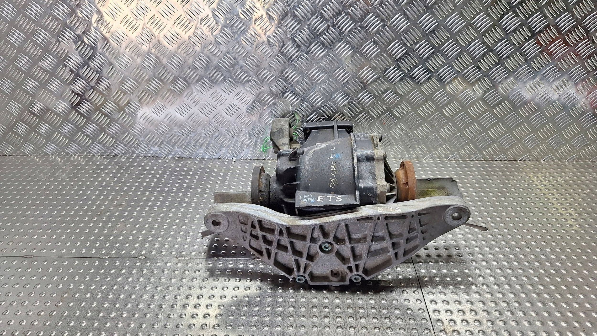 differential diff rear part ETS 01R525131C AUDI A4 B6 2.5 TDI 4X4
