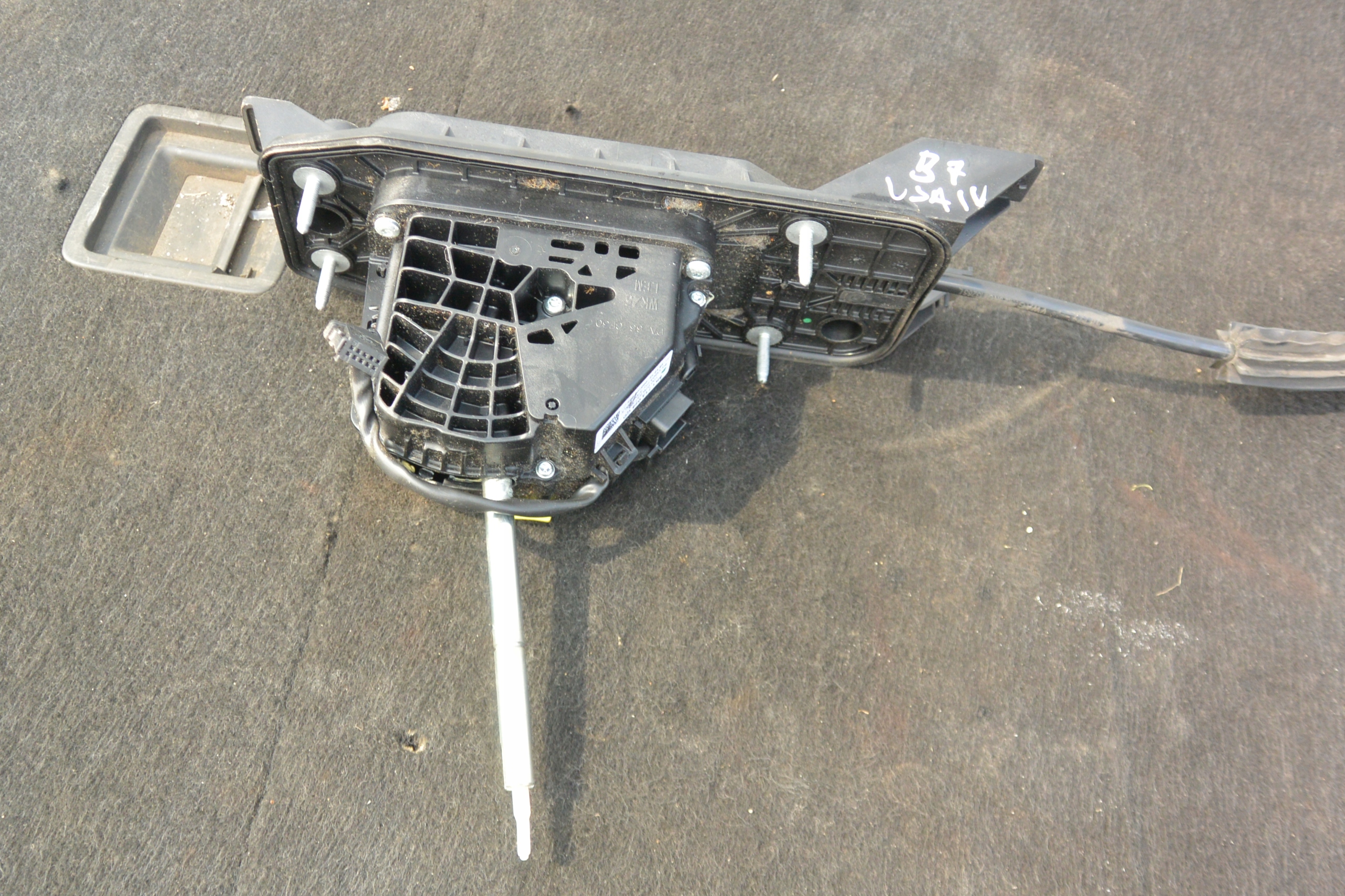 3056e3954fe8a13fd957e2c95843