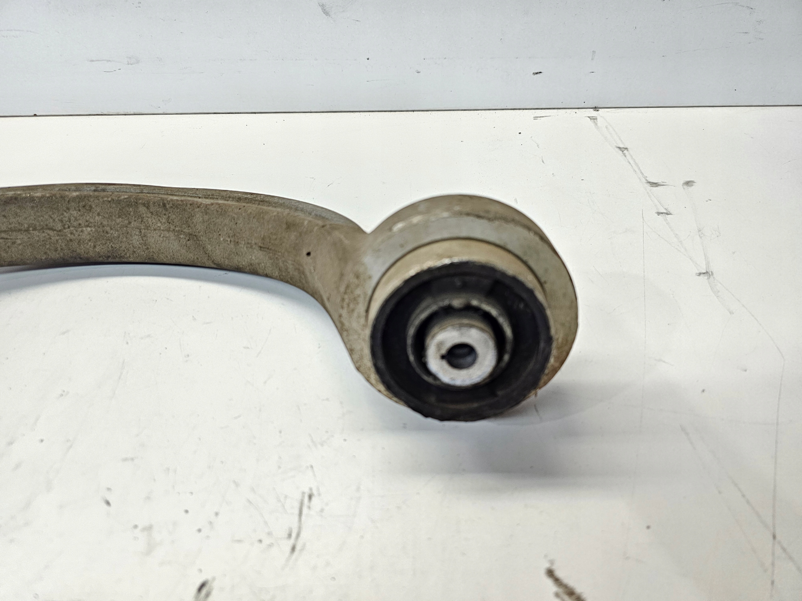 arm left front AUDI A4 A5 Q5 A6 A7 4G0407695