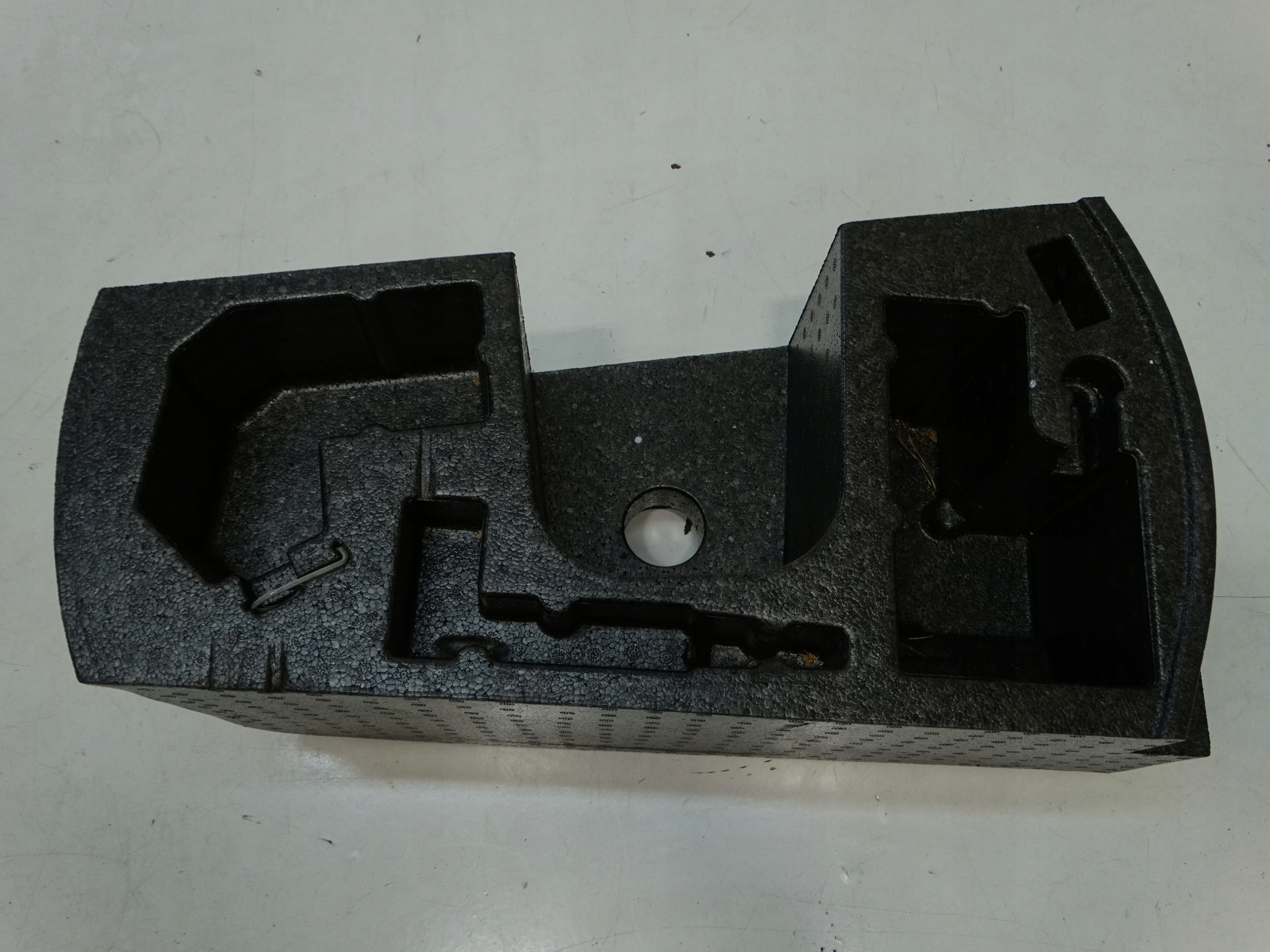 polystirene boot SEAT IBIZA MK4 LIFT 6J0863470A
