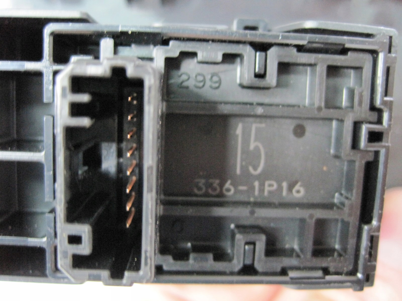 Bouton panel Vitre Toyota RAV4 74271-42110