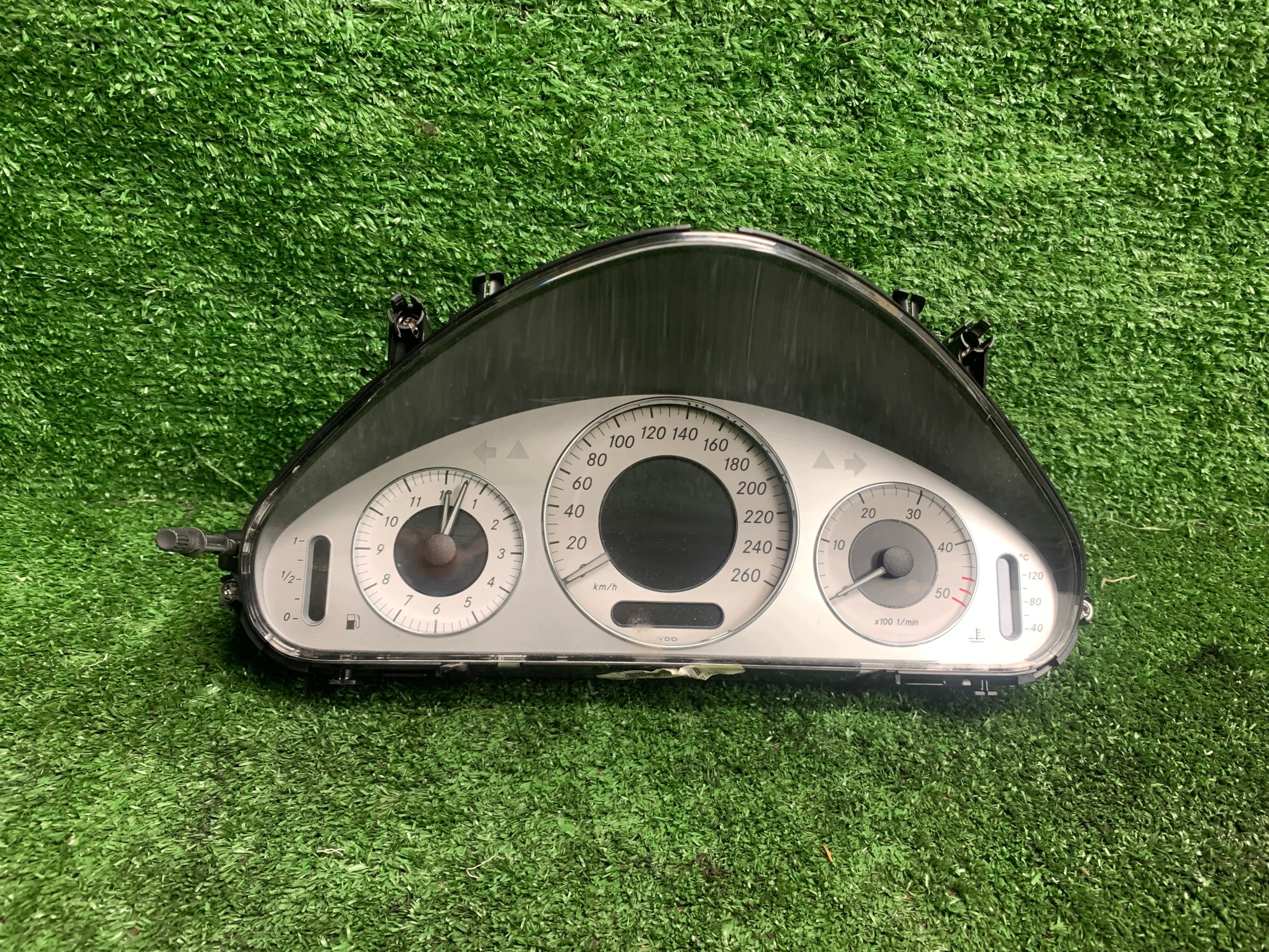MERCEDES W211 dials dials tachometer A2114404511