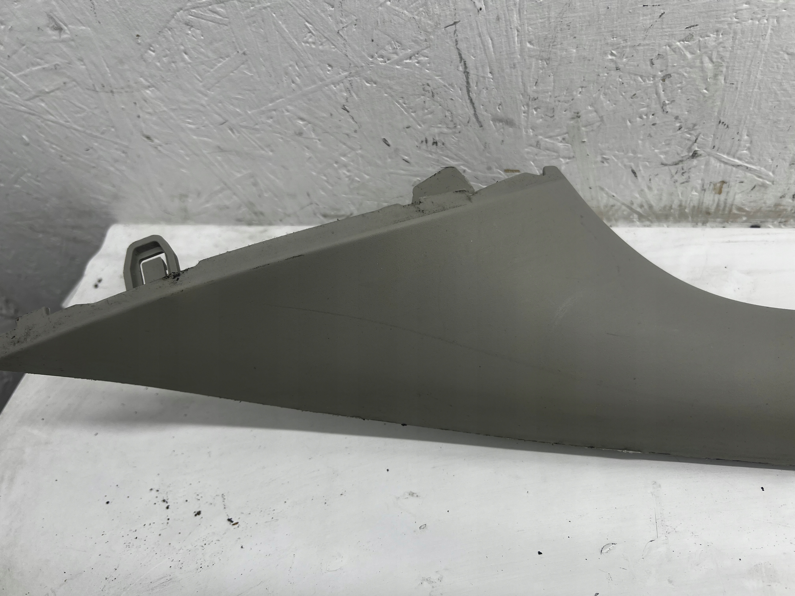 Blende Abdeckung SLUPKA links RENAULT TRAFIC III 14- 93868212