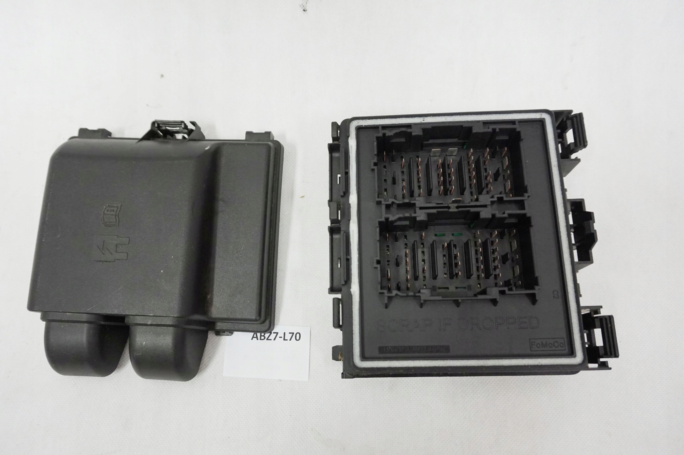 SKRZYNKA BEZPIECZNIKÓW FORD FIESTA ACTIVE VII MK8 Jakość części (zgodnie z GVO) O - oryginał z logo producenta pojazdu (OE)