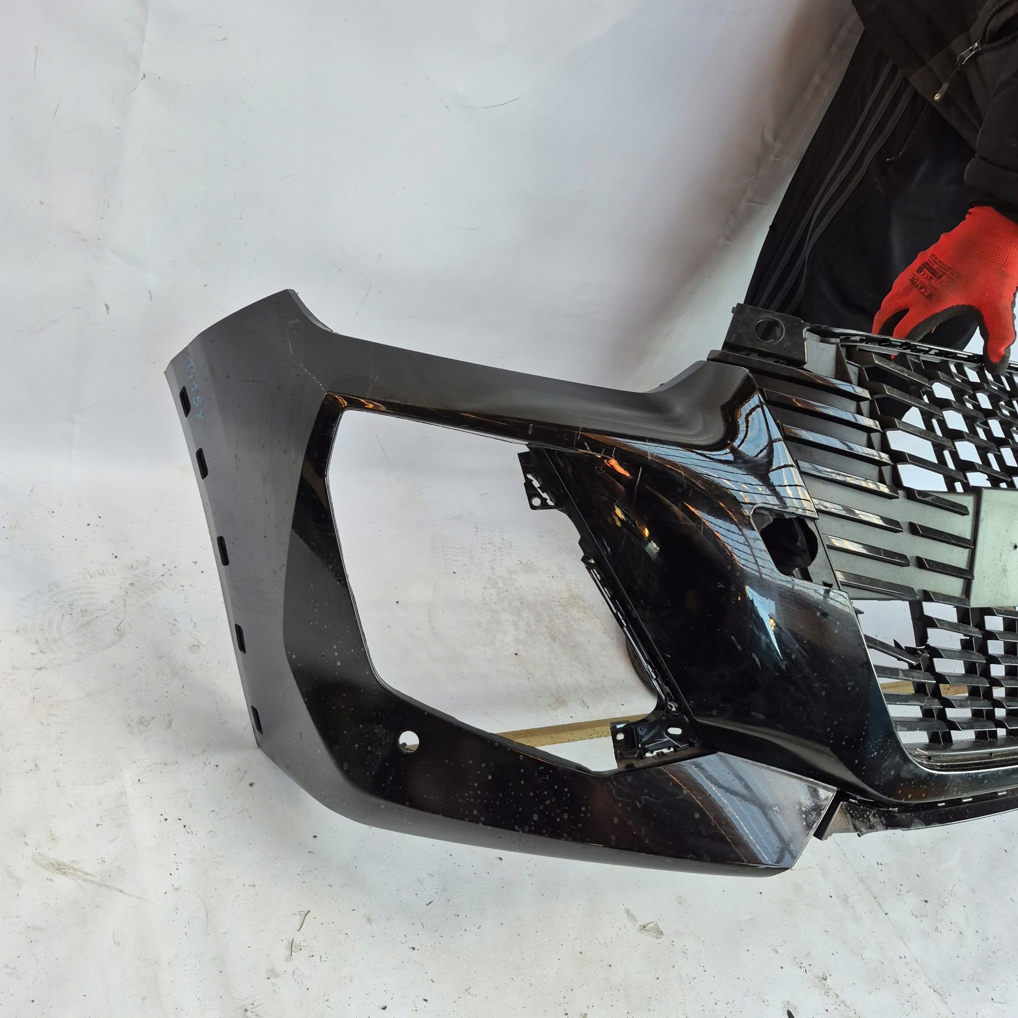 AUDI A4 B9 8W 15-19 grid of a bumper central